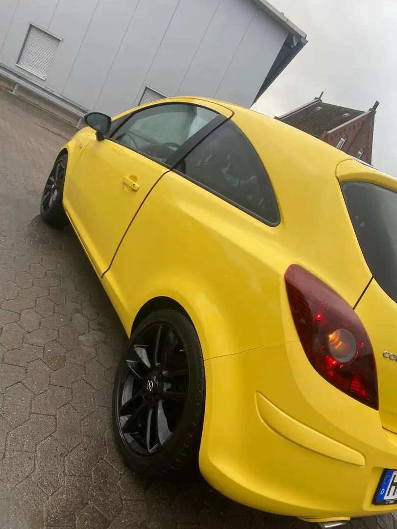 Opel Corsa Жовтий - 2
