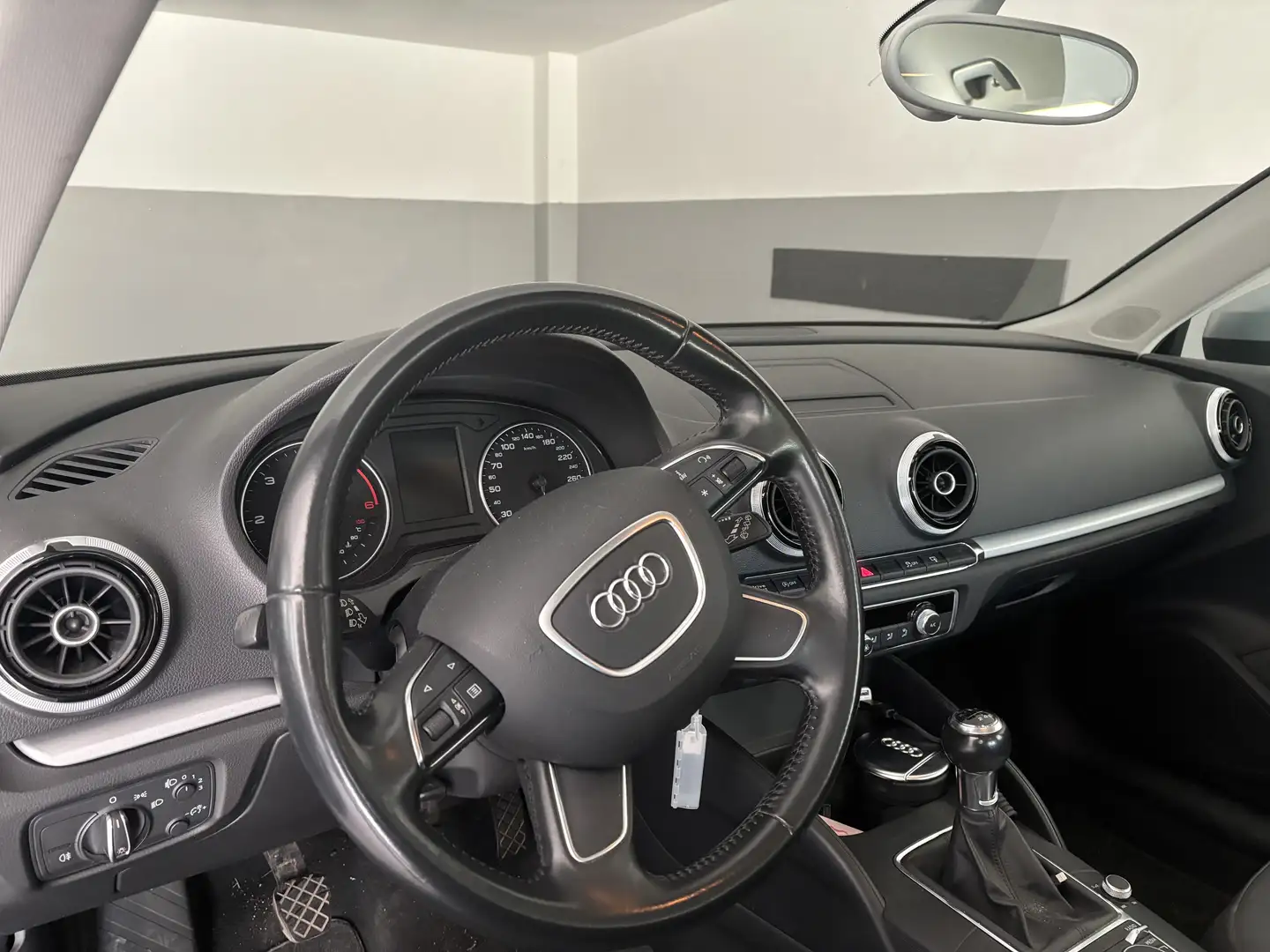 Audi A3 Sportback 1.6 tdi Attraction - 1