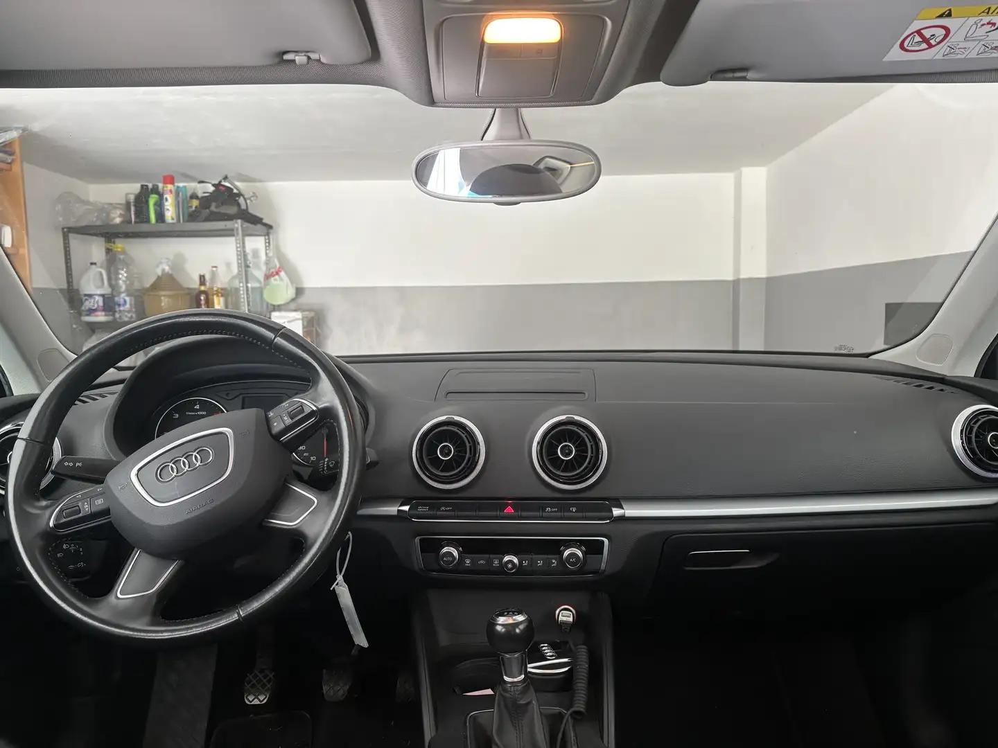 Audi A3 Sportback 1.6 tdi Attraction - 2