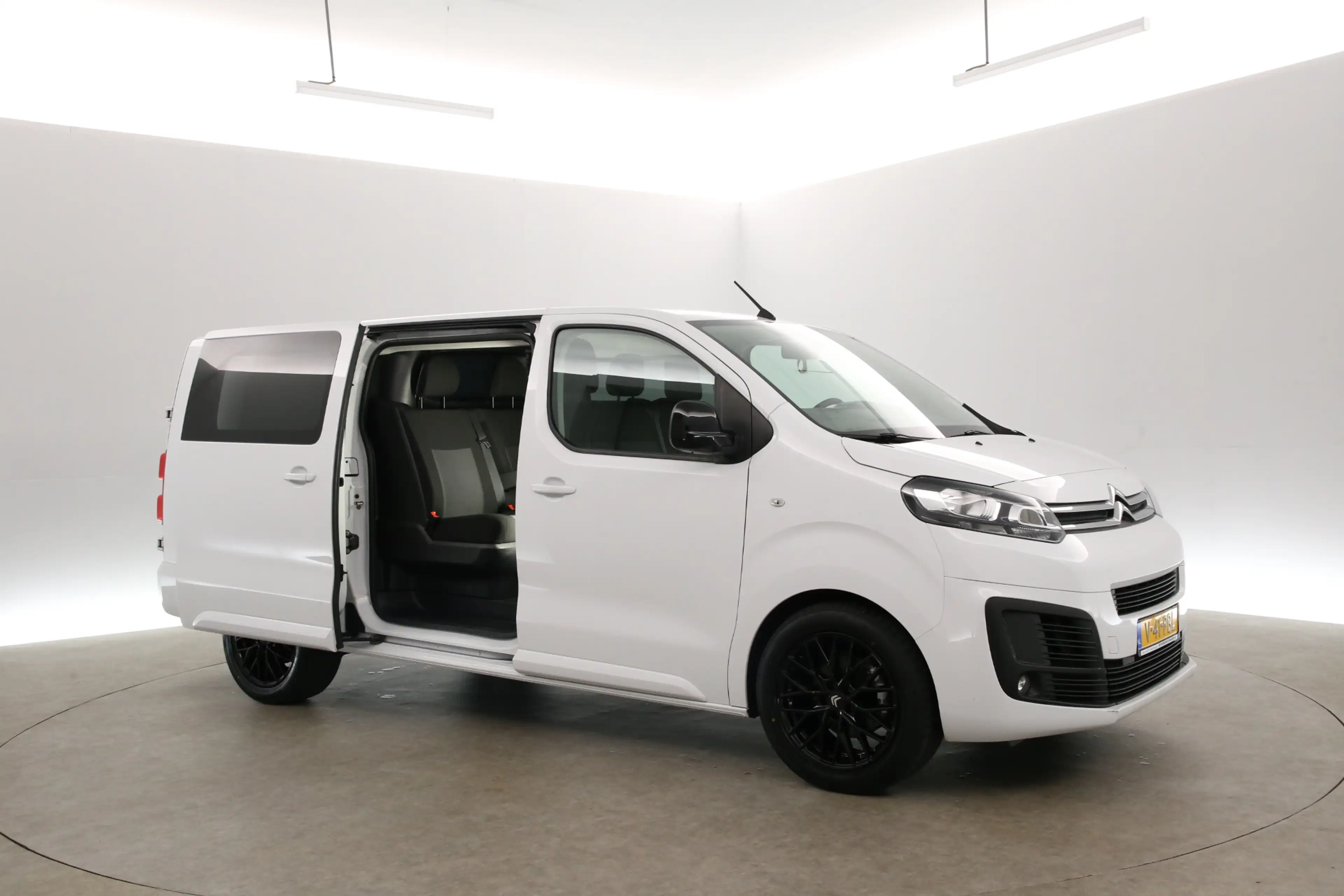 Opel Vivaro Citroën Jumpy 2.0 BlueHDI 145PK L3H1 | DC | 6 Zits — photo 6