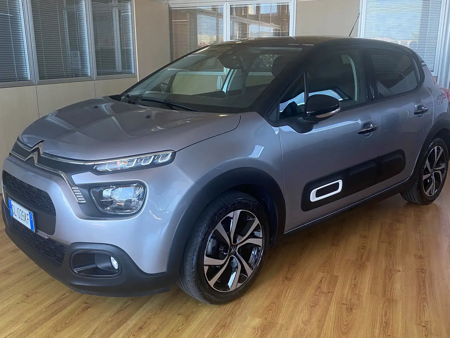 Citroen C3 C3 1.2 puretech Shine Pack s siva - 2