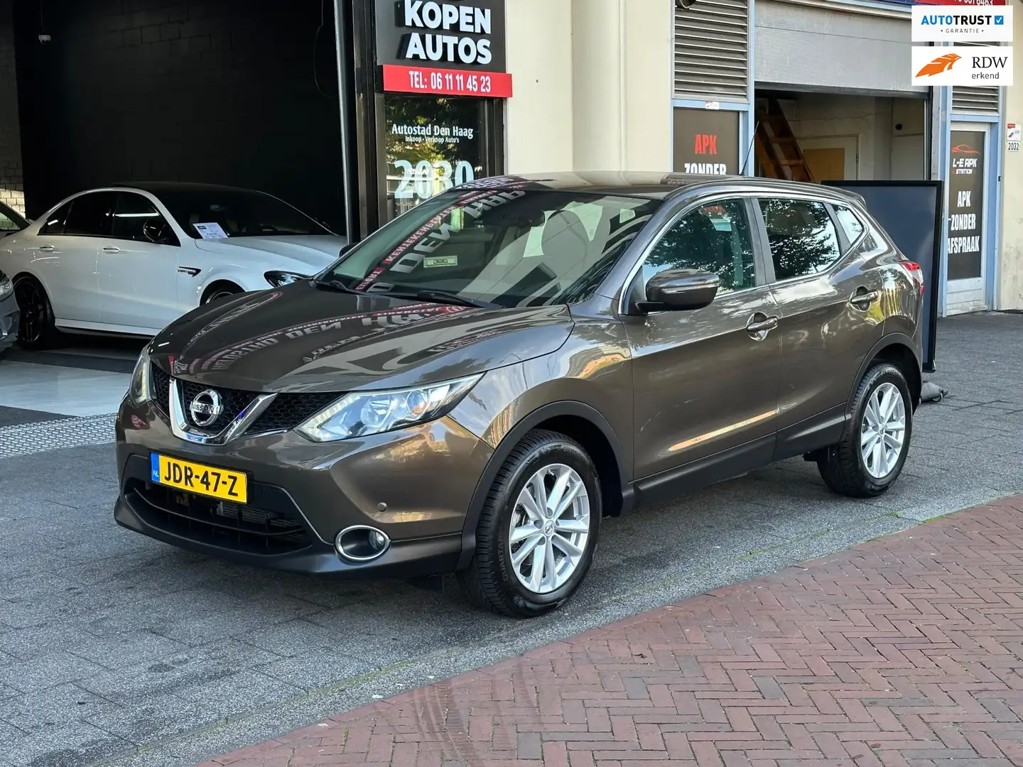 Nissan Qashqai 1.2 Acenta Clima PDC Stoelverwarming Brun - 1