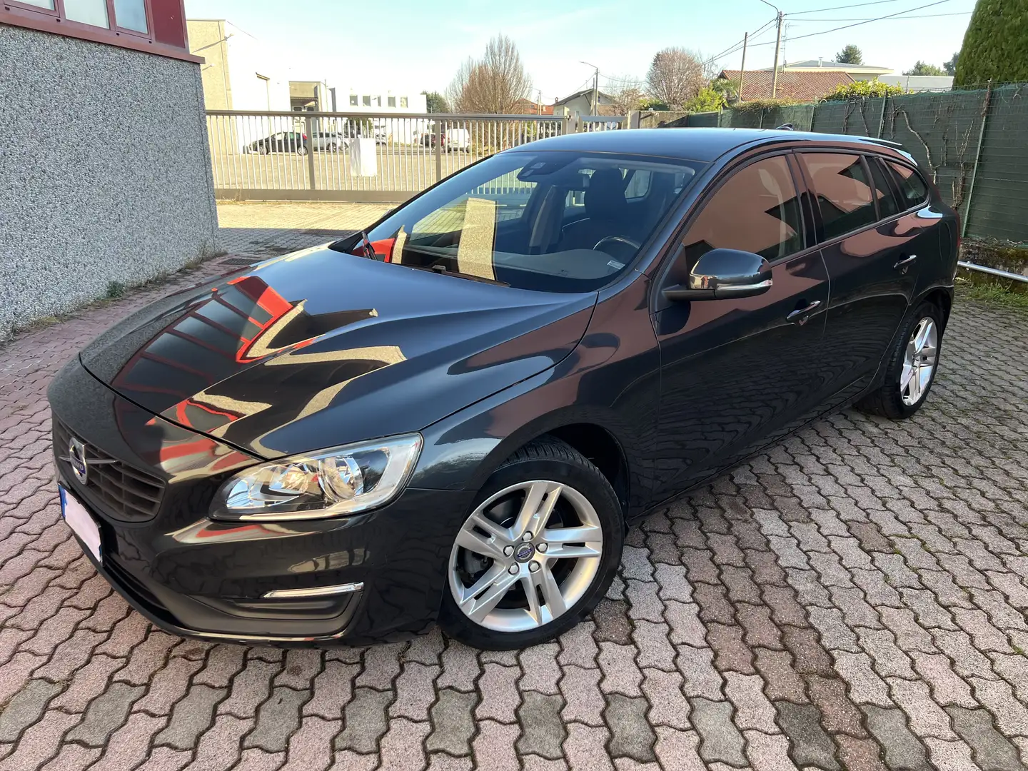 Volvo V60 2.0 d2 Summum geartronic. PERFETTA Grigio - 1