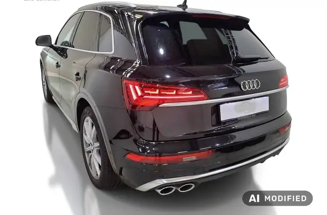 Audi SQ5 view 3