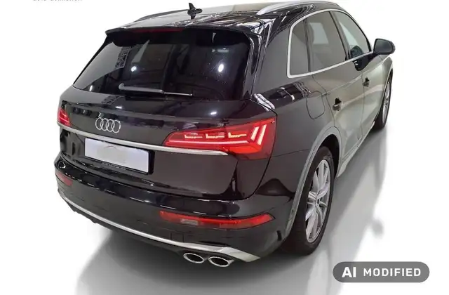Audi SQ5 view 4