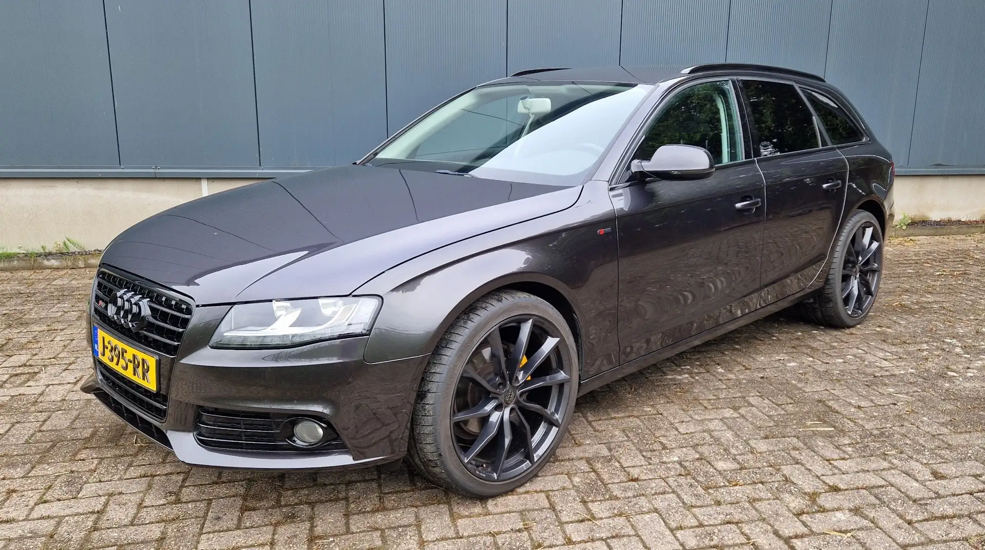 Audi A4 1.8 TFSI Pro Line S B8; Trekhaak. siva - 1