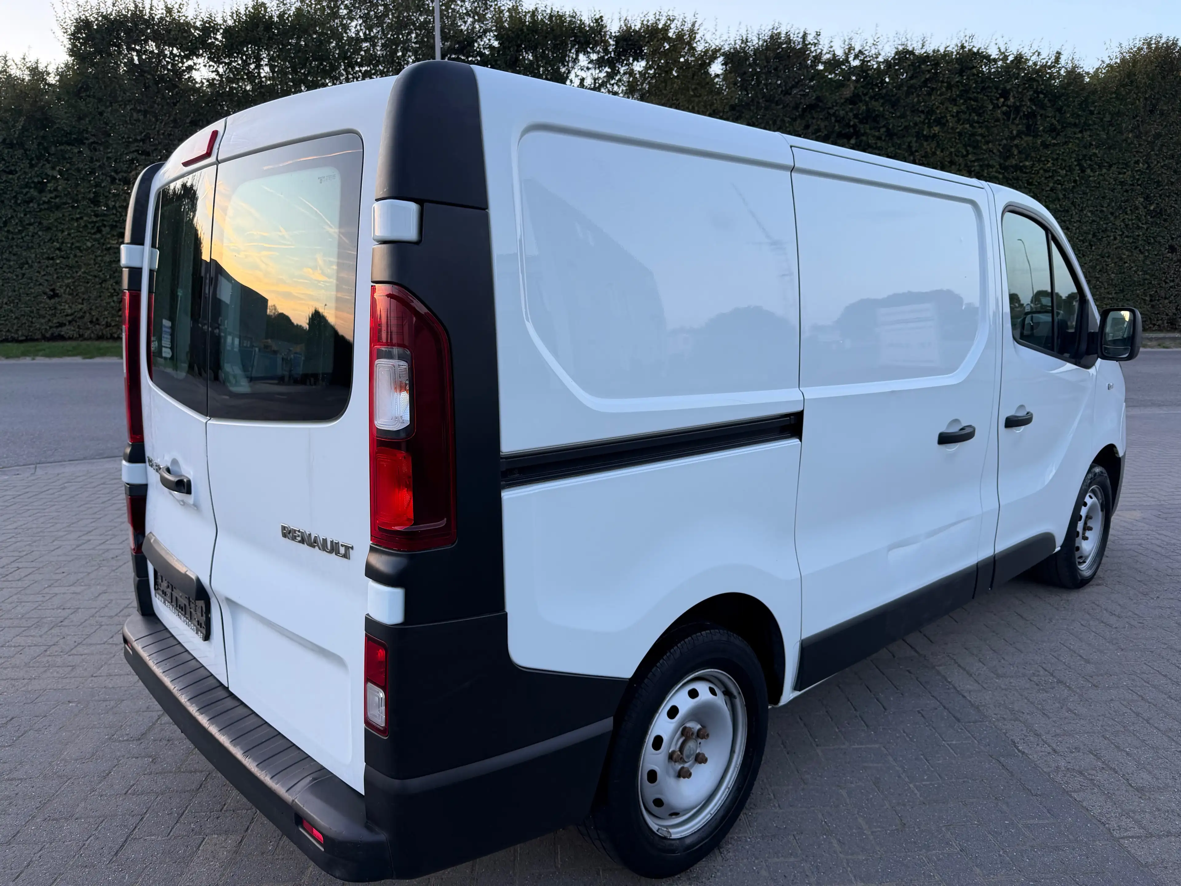 Renault Trafic — photo 3