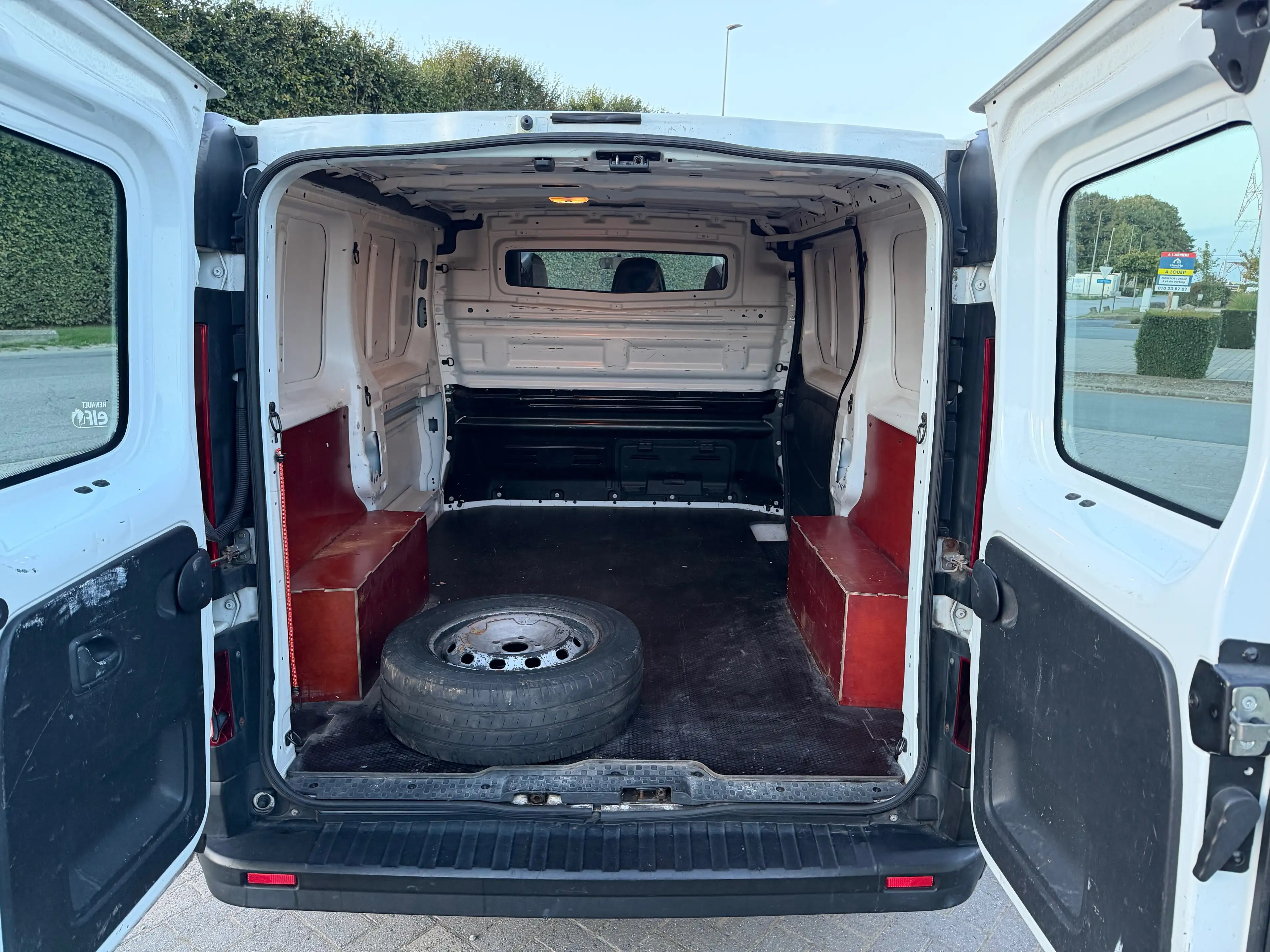 Renault Trafic — photo 13