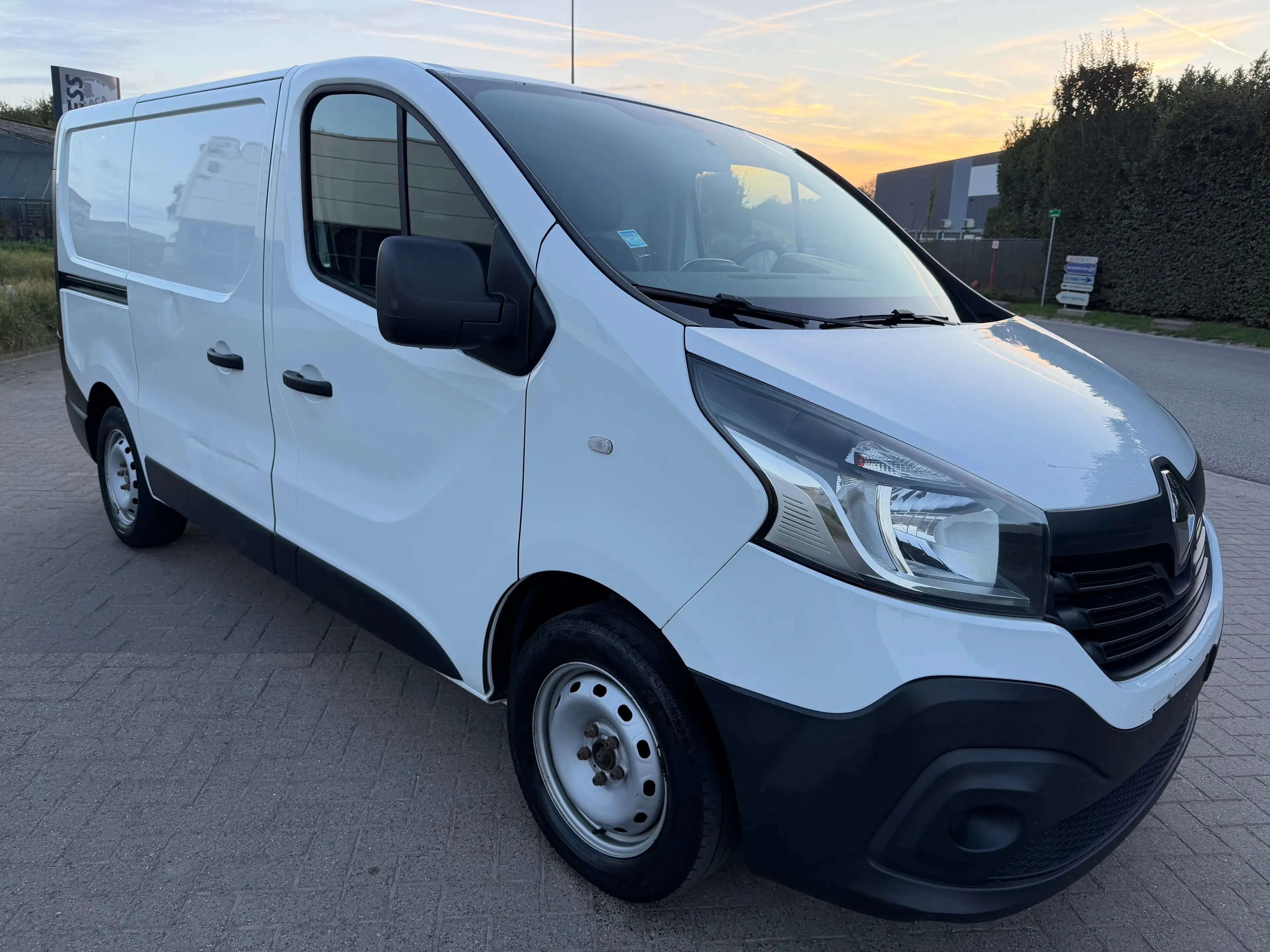Renault Trafic — photo 2