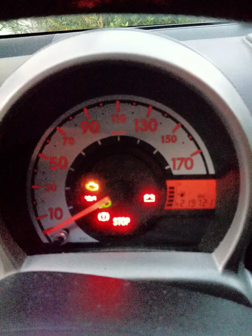 Peugeot 107 107 3p 1.0 12v Sweet Years Rosso - 2