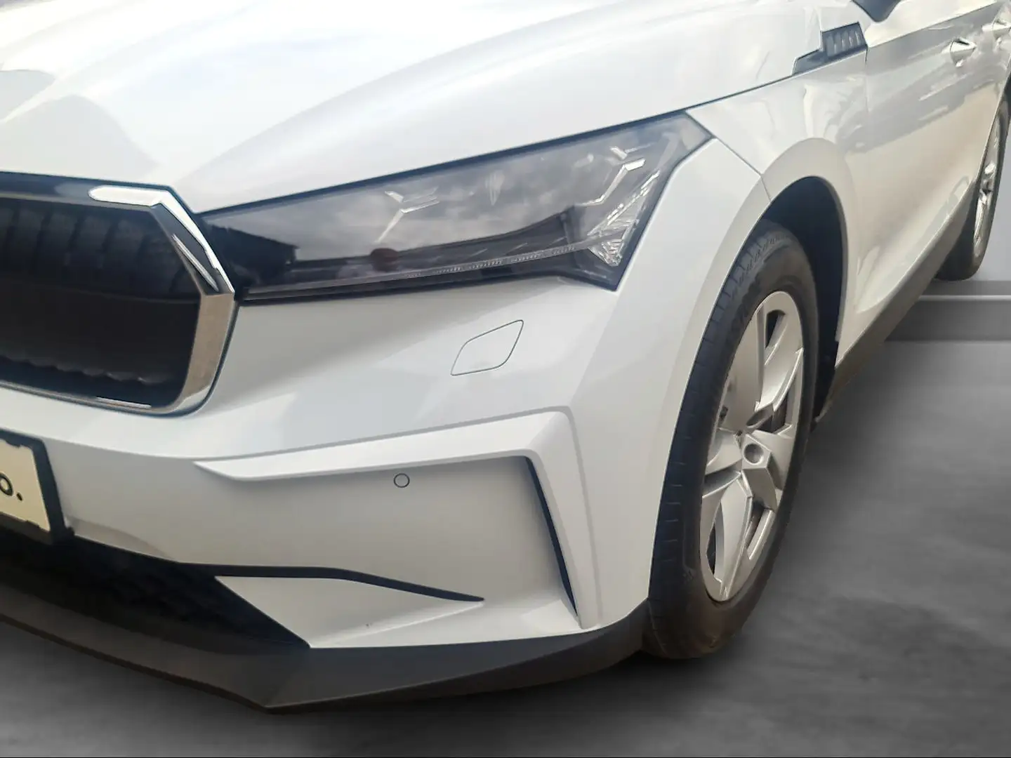 Skoda Enyaq 80 Weiß - 2