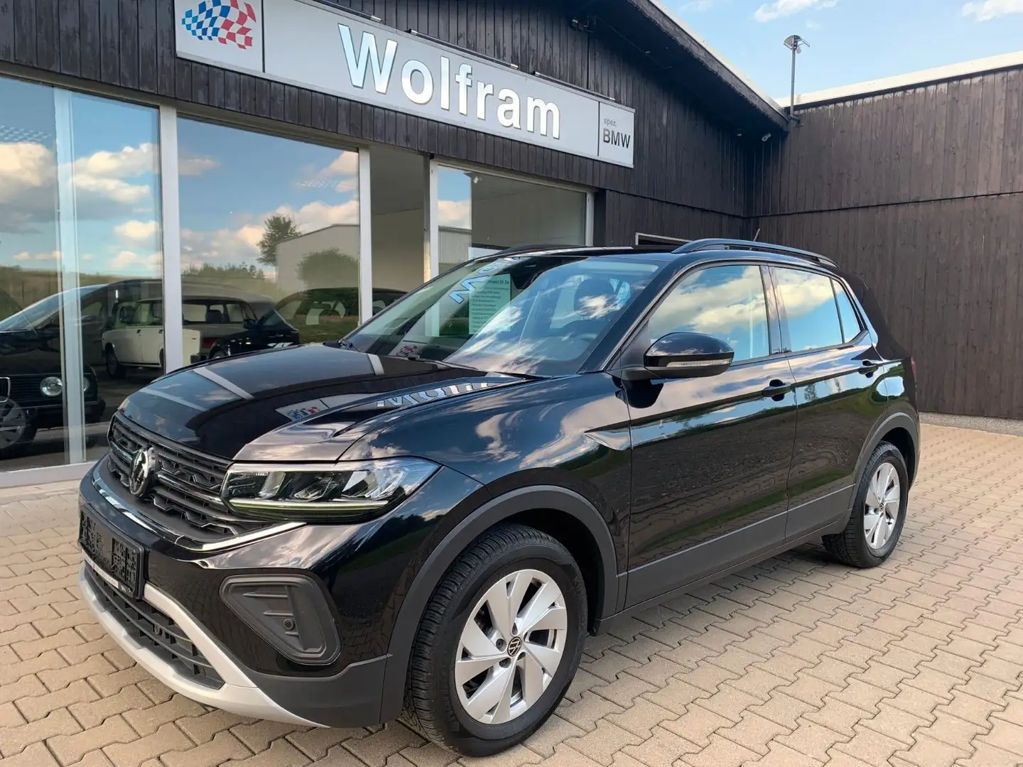 Volkswagen T-Cross 1.0 TSI 85 kW Life Schwarz - 1