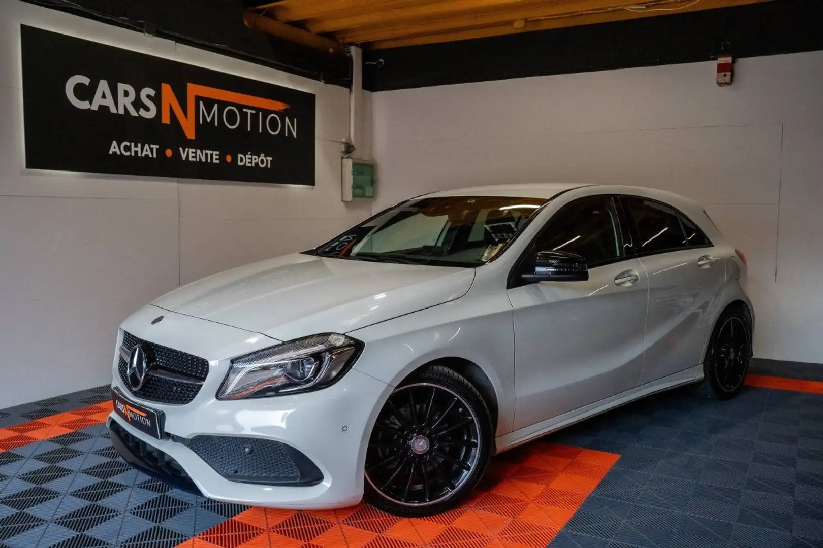 Mercedes-Benz A 200 (W176) 200d Fascination Pack AMG 7G-DCT - Historiq Белый - 1