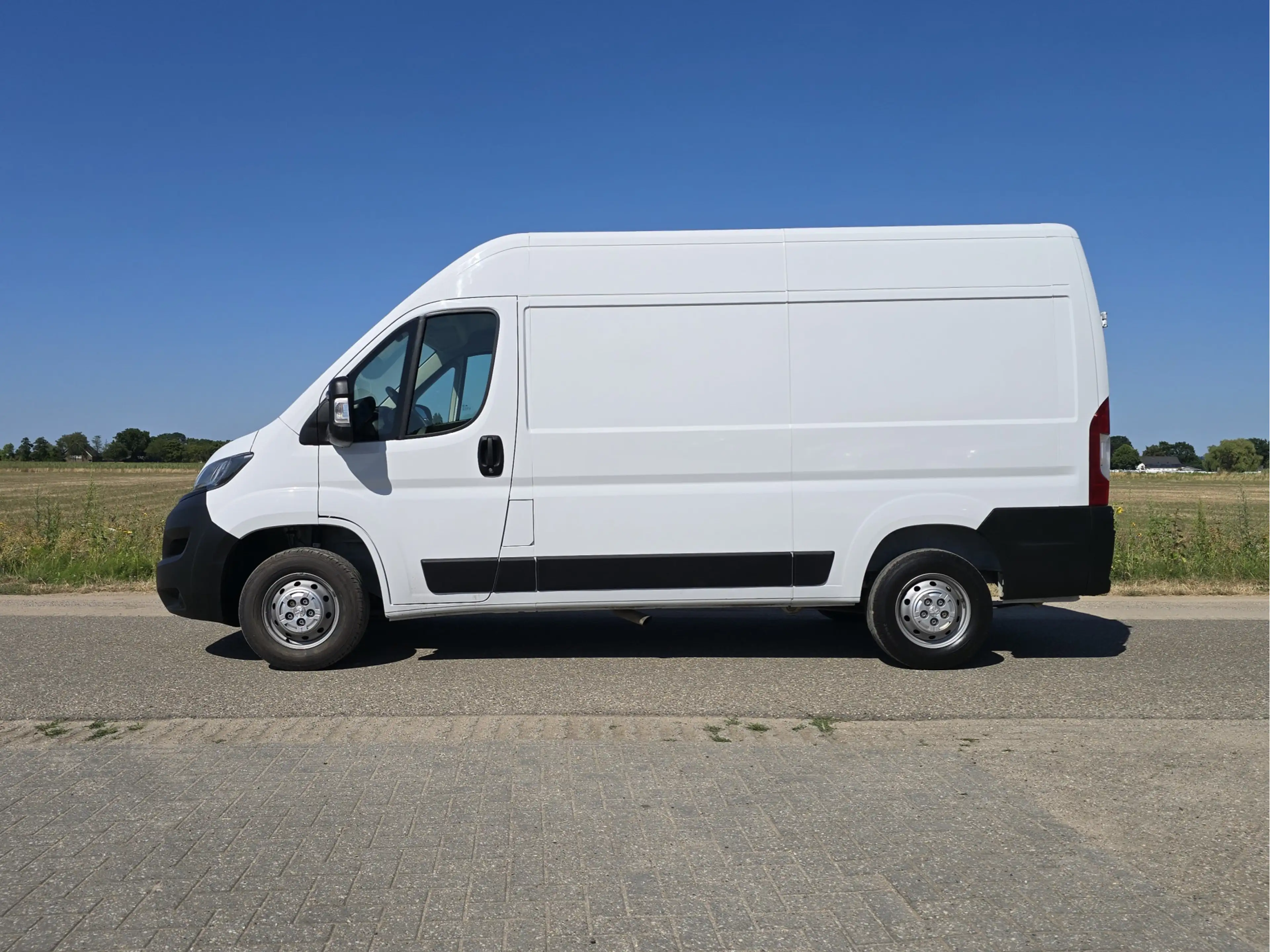 Peugeot Boxer 2.2 BlueHDi L2 H2 - 140 Pk - Euro 6 - Airco - Crui — photo 2