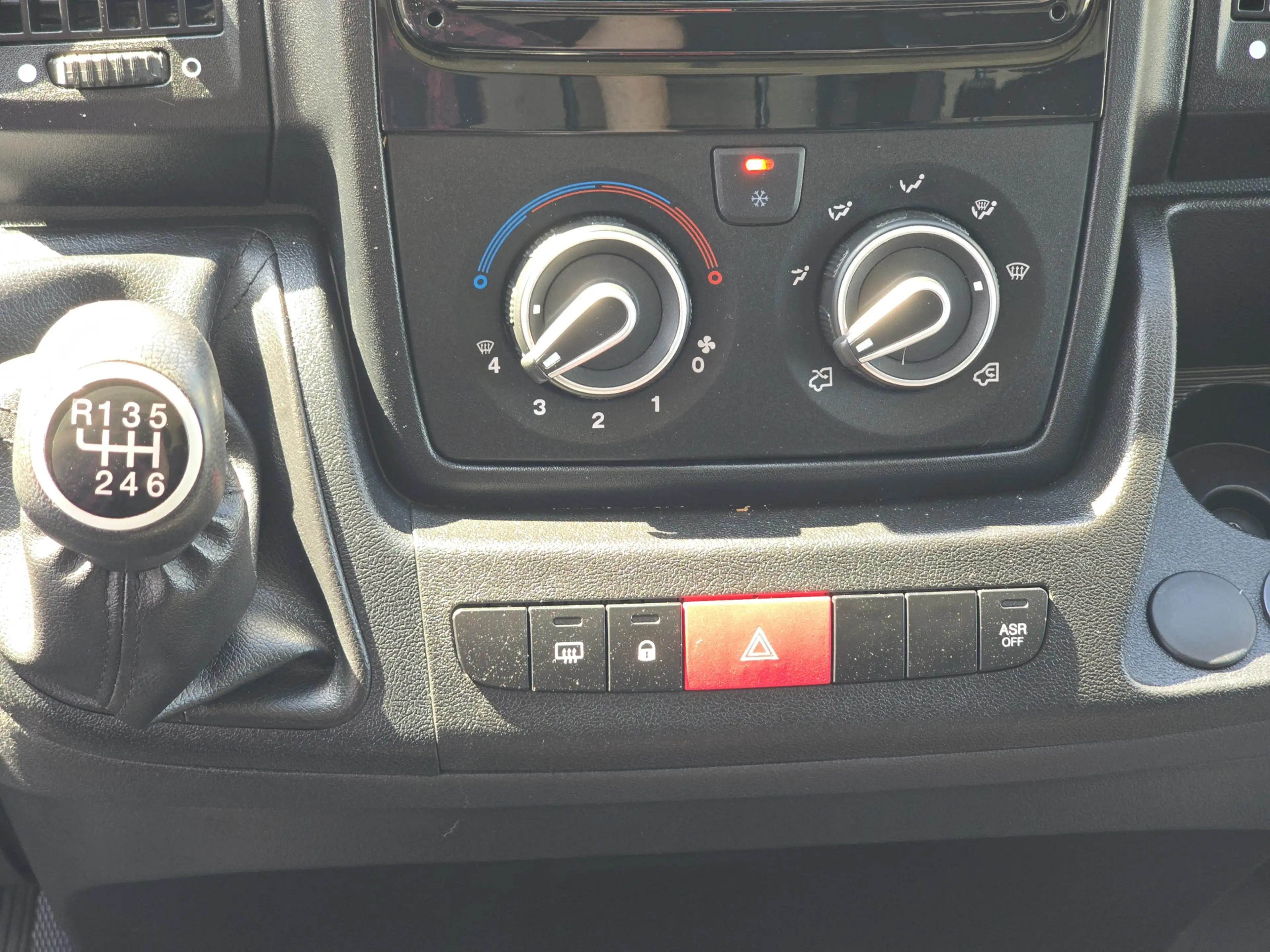 Peugeot Boxer 2.2 BlueHDi L2 H2 - 140 Pk - Euro 6 - Airco - Crui — photo 15