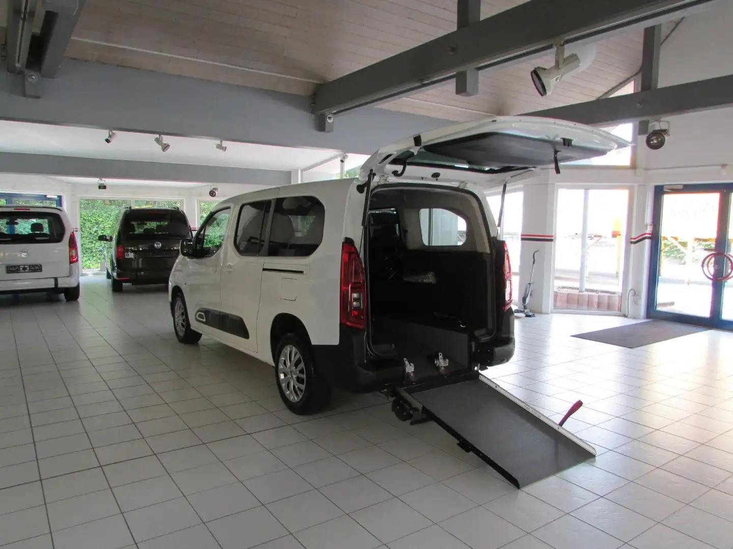 Citroen Berlingo Feel XL Rollstuhltr./ Rampe Weiß - 1
