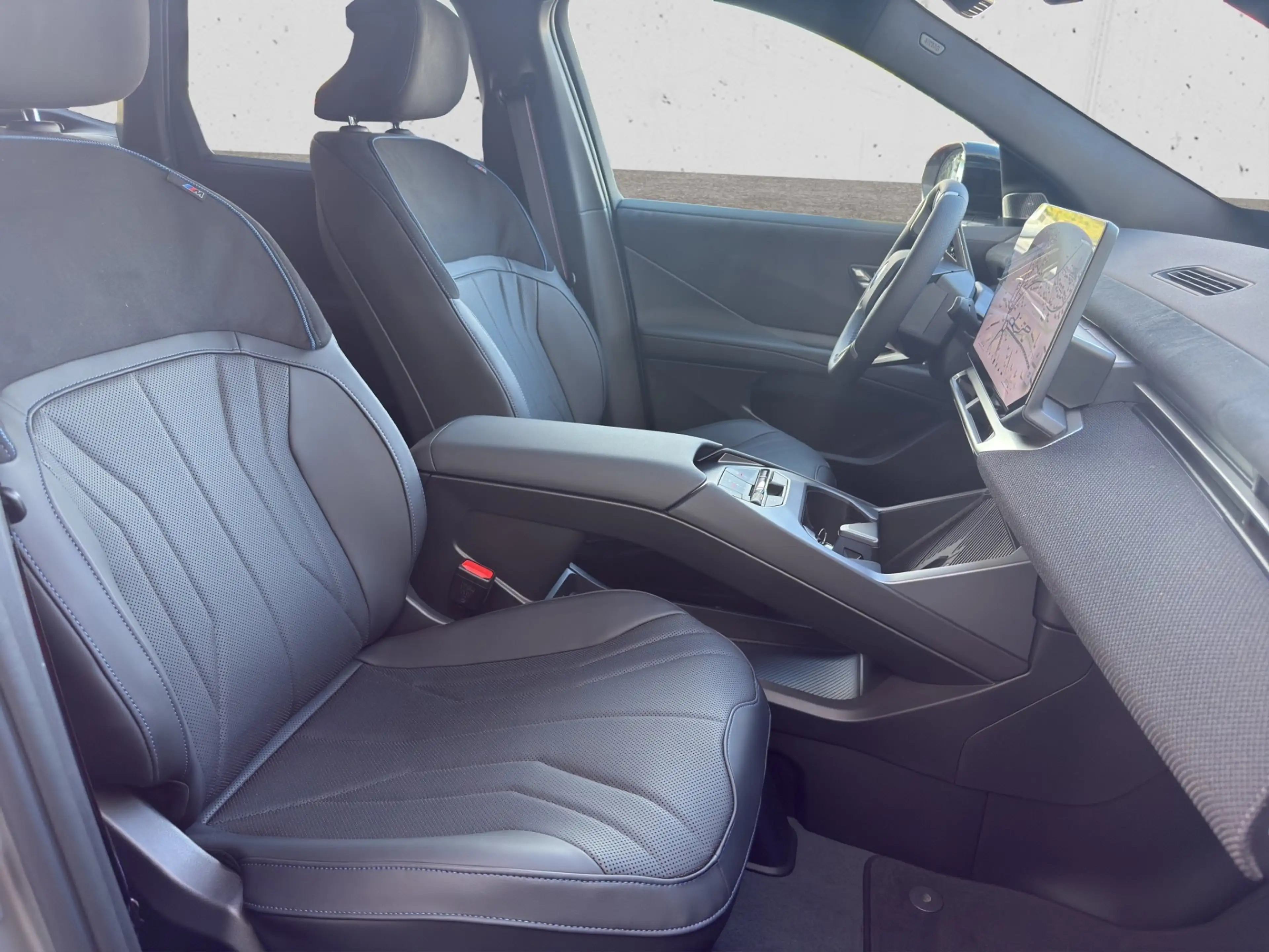 BMW iX3 40 sDrive — photo 15