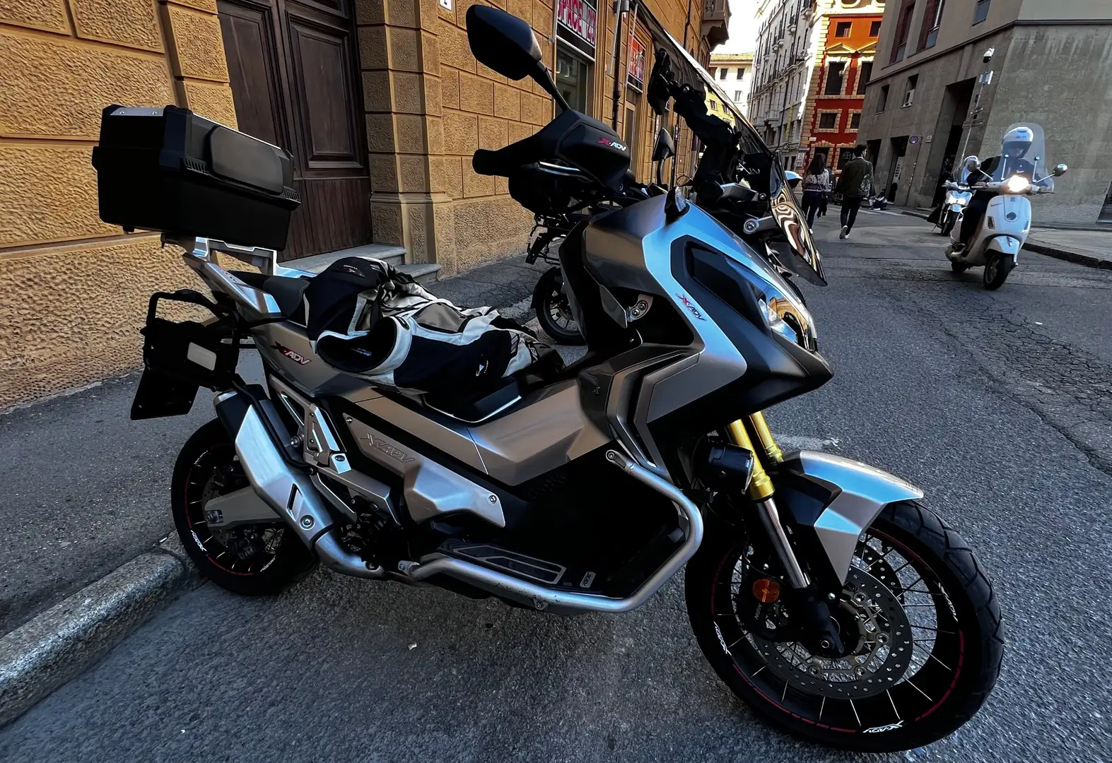 Honda X-ADV Argintiu - 2