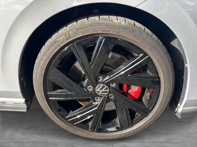Volkswagen Golf view 8