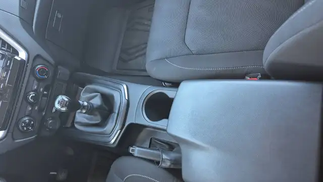 Isuzu D-Max view 13