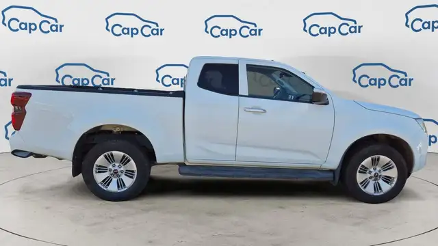 Isuzu D-Max view 4