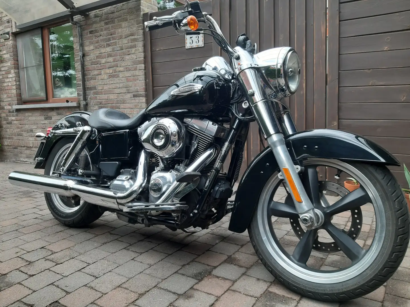 Harley-Davidson Dyna Switchback crna - 1
