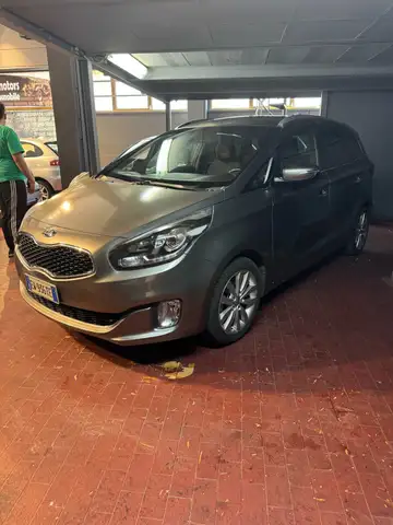 Kia Carens 1.6 GDI Attract