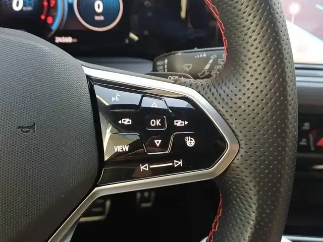 Volkswagen Golf view 9