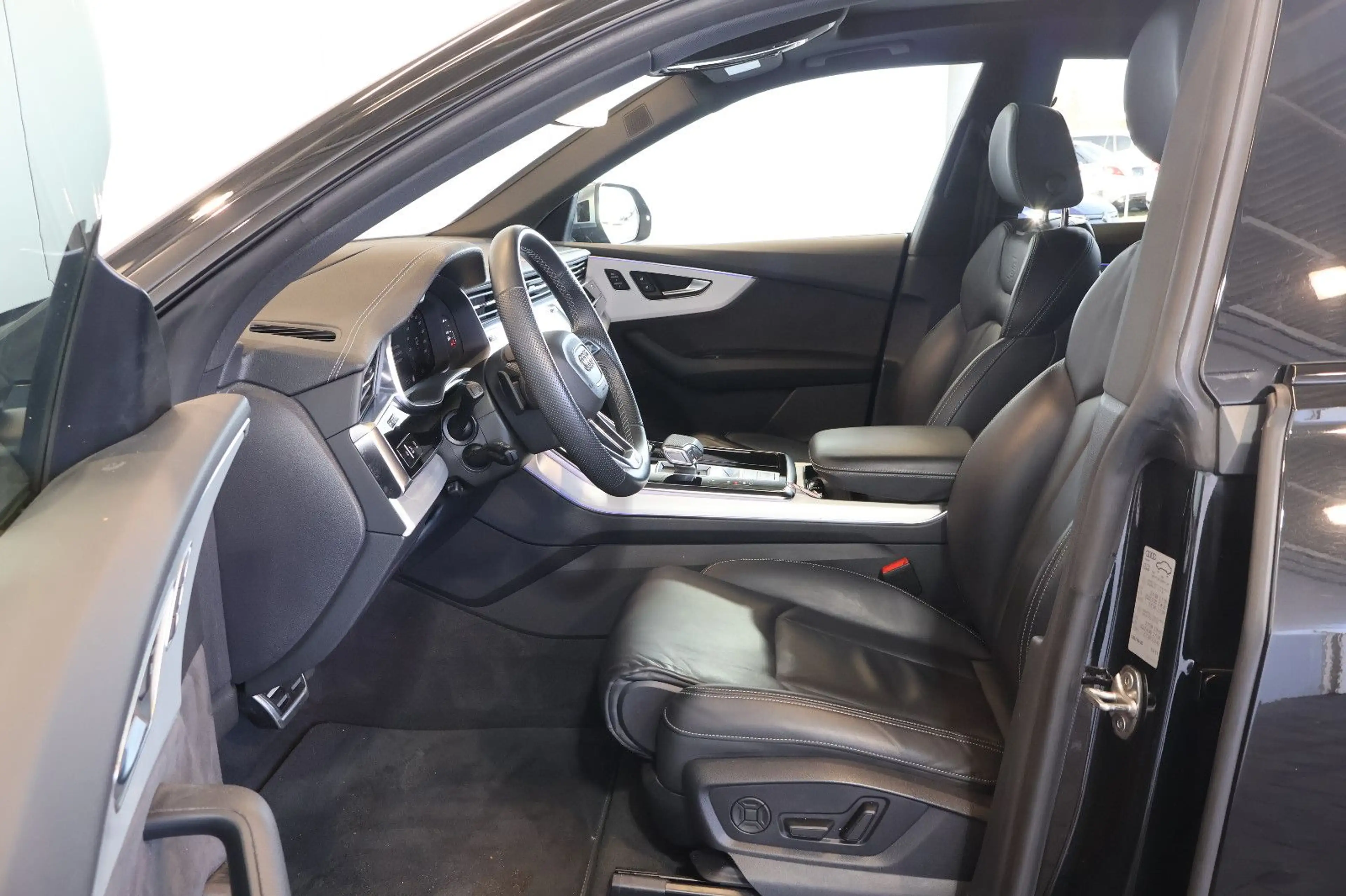 Audi SQ8 4.0 TFSI qu.B&O+NACHT+LUFT+HUD+SOFT+PANO+AHK — photo 14