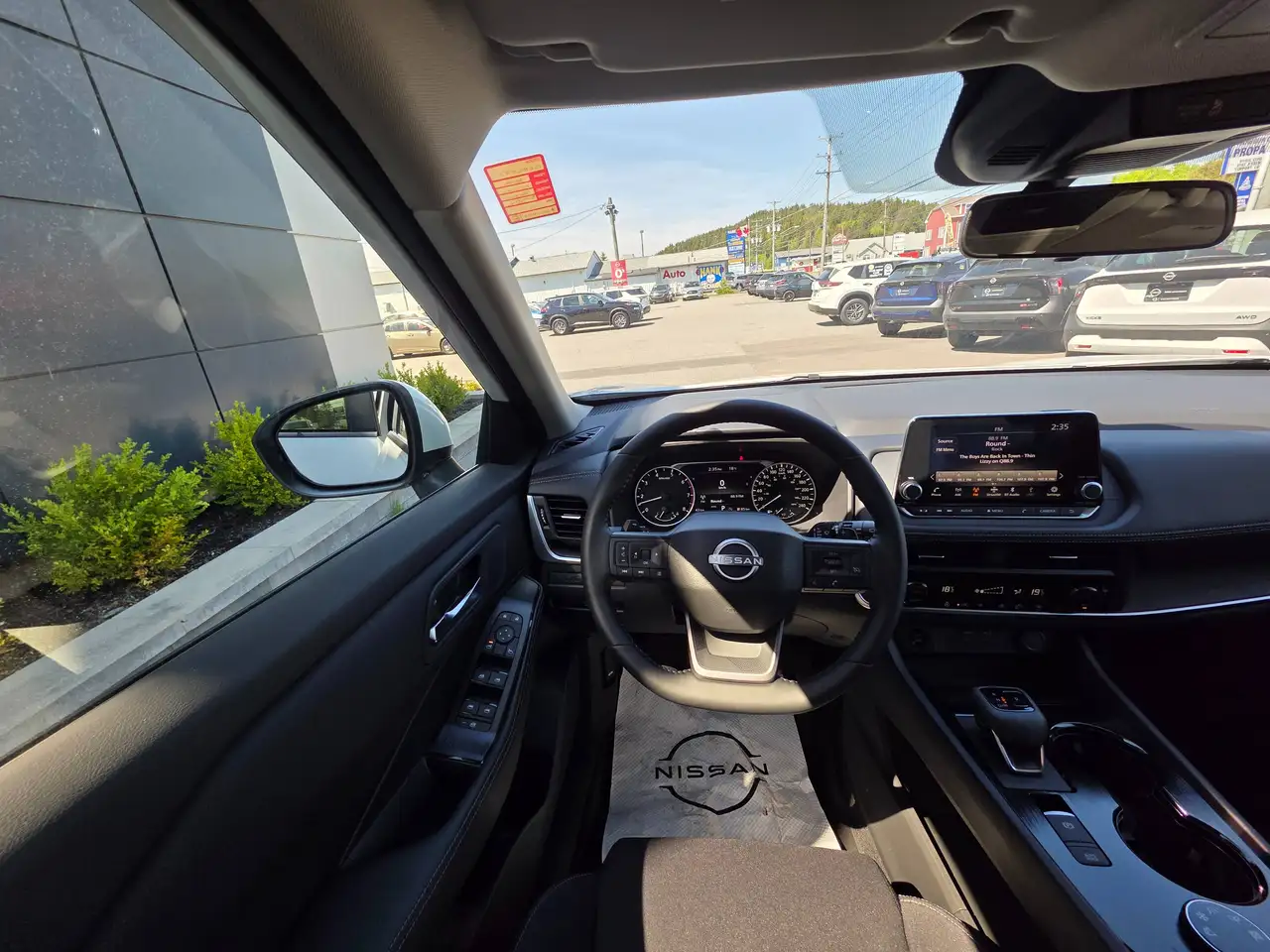 Nissan Rogue снимка Nissan Rogue