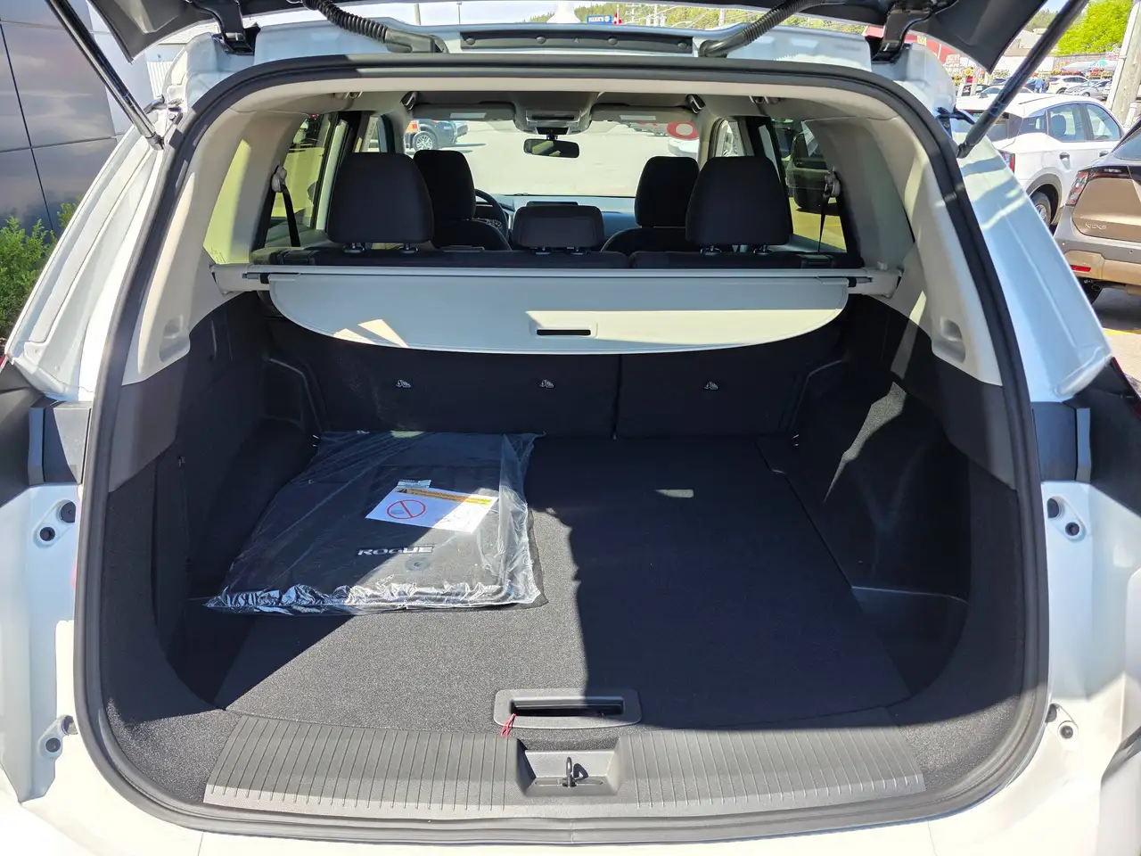Nissan Rogue снимка Nissan Rogue