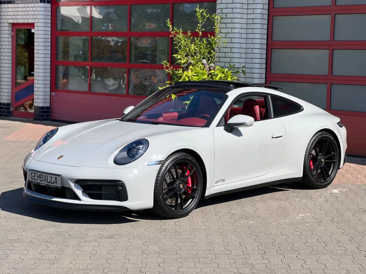 Porsche 992 911 992 CARRERA 4 GTS, NEUWAGEN, MY 2023 Grau - 1