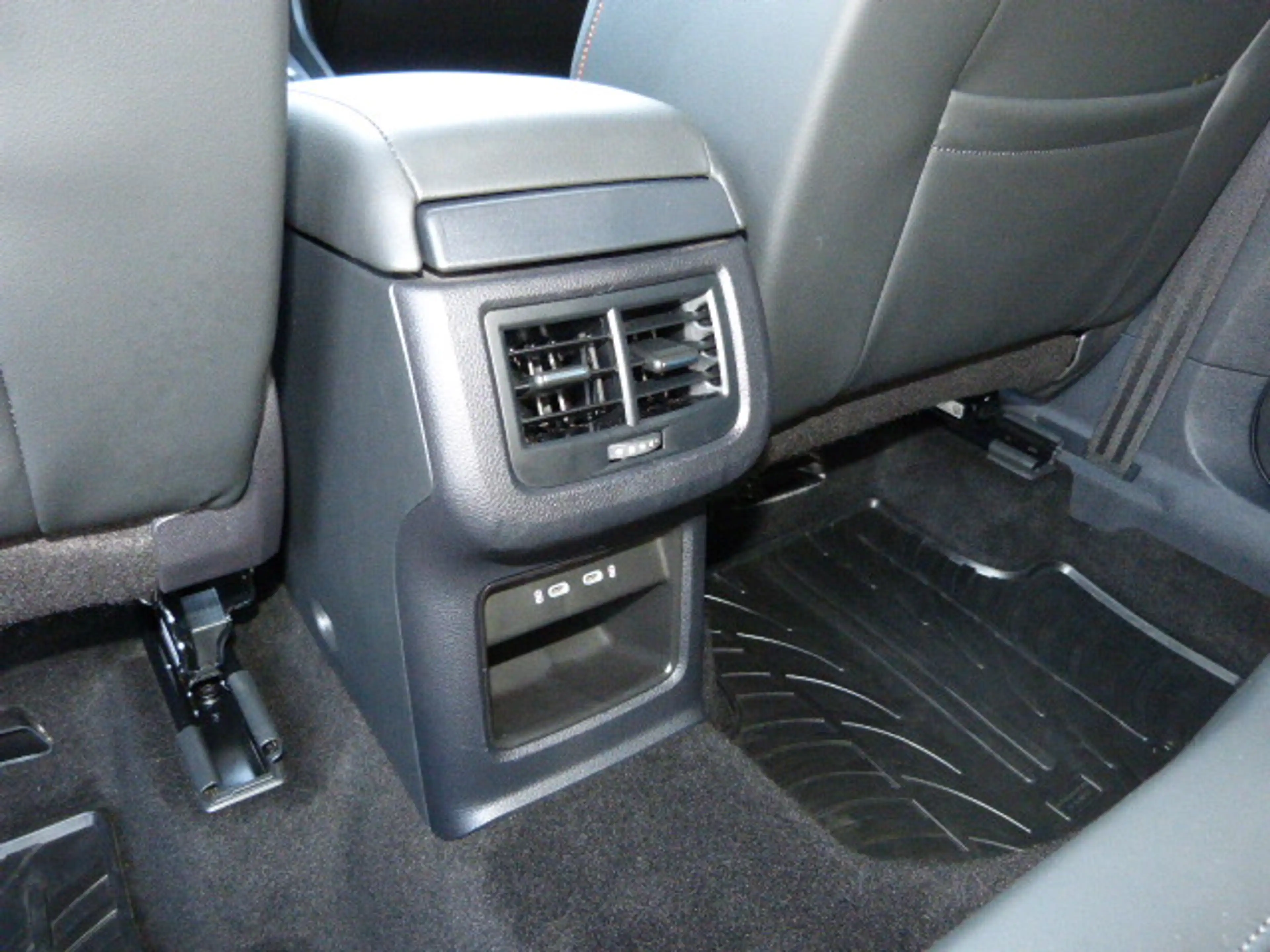 SEAT Ateca FR — photo 14