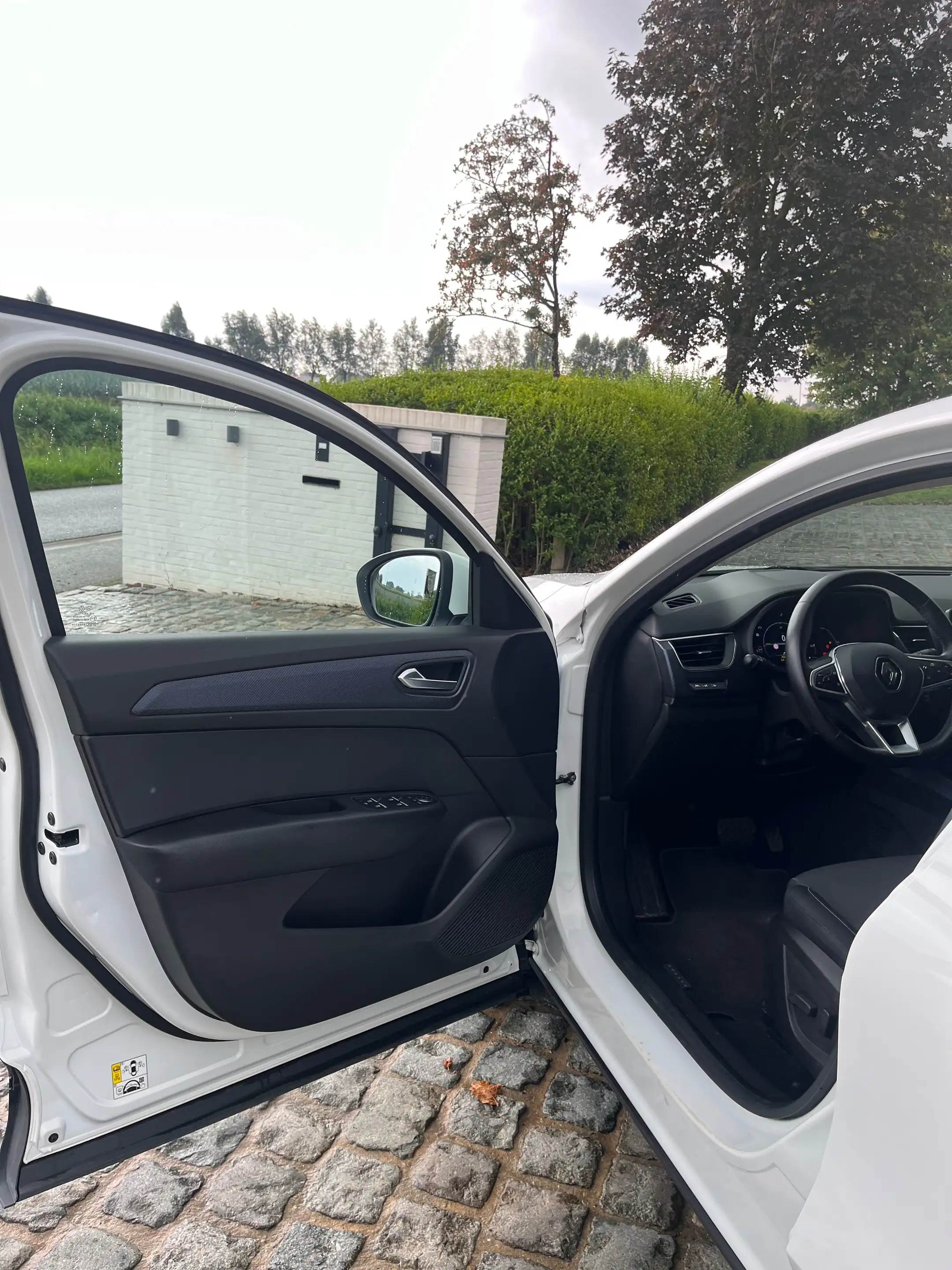 Renault Arkana E-TECH 1.6i/1eignr/77400km/Carplay/Cruise/Camera/Led/Clima... — photo 15
