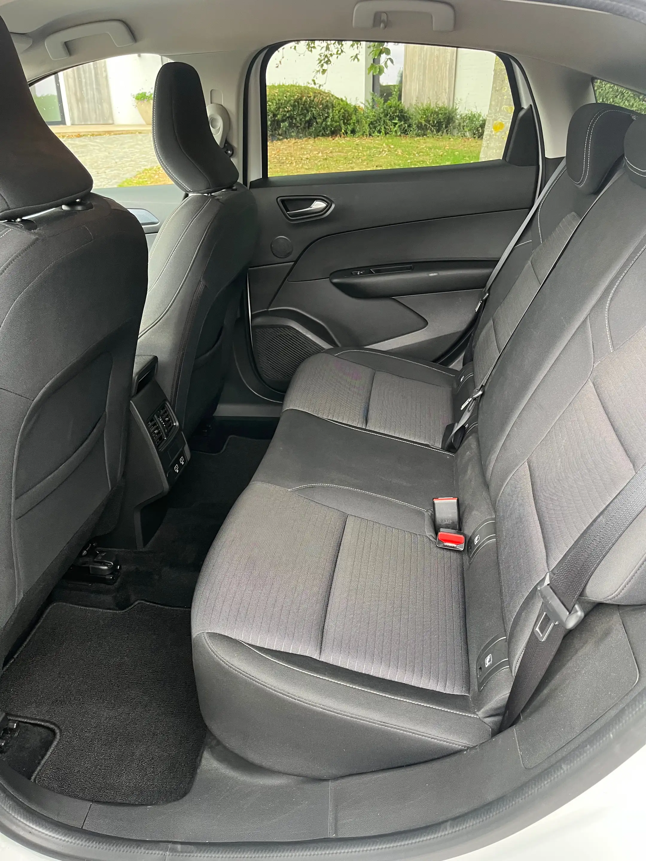 Renault Arkana E-TECH 1.6i/1eignr/77400km/Carplay/Cruise/Camera/Led/Clima... — photo 14