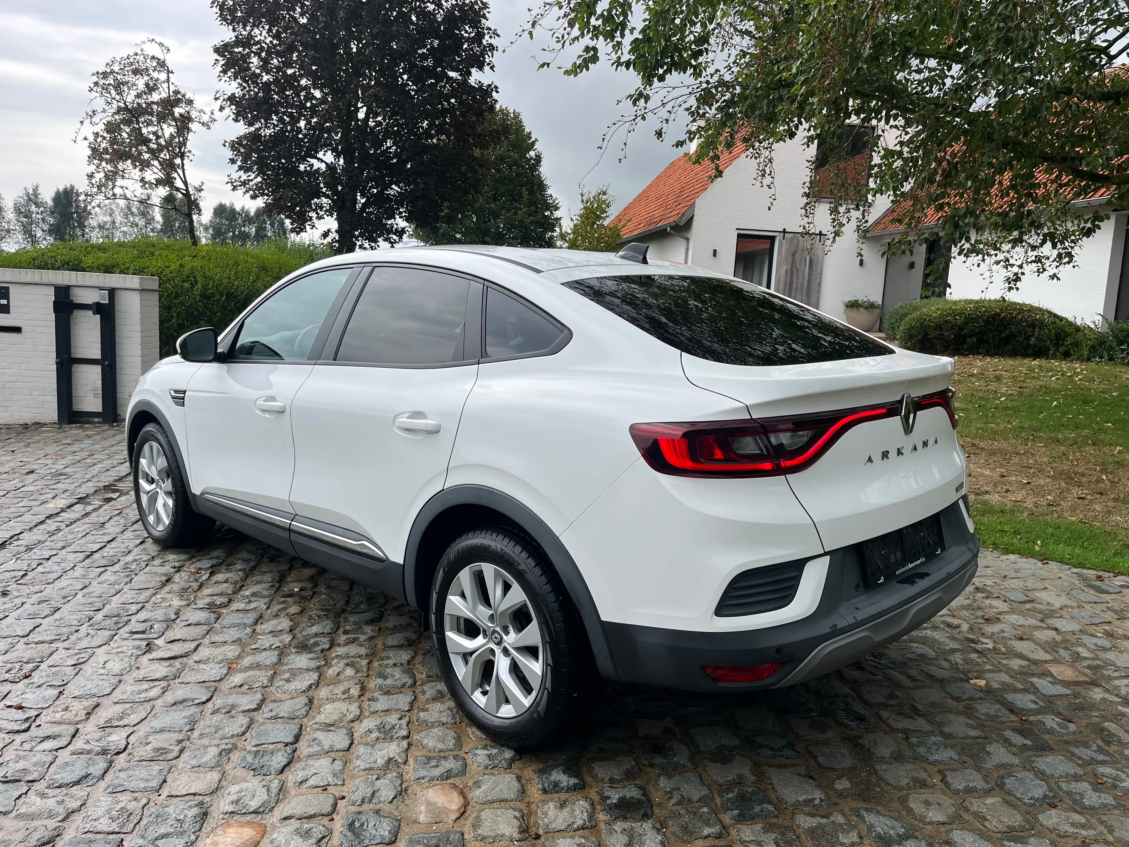 Renault Arkana E-TECH 1.6i/1eignr/77400km/Carplay/Cruise/Camera/Led/Clima... — photo 7