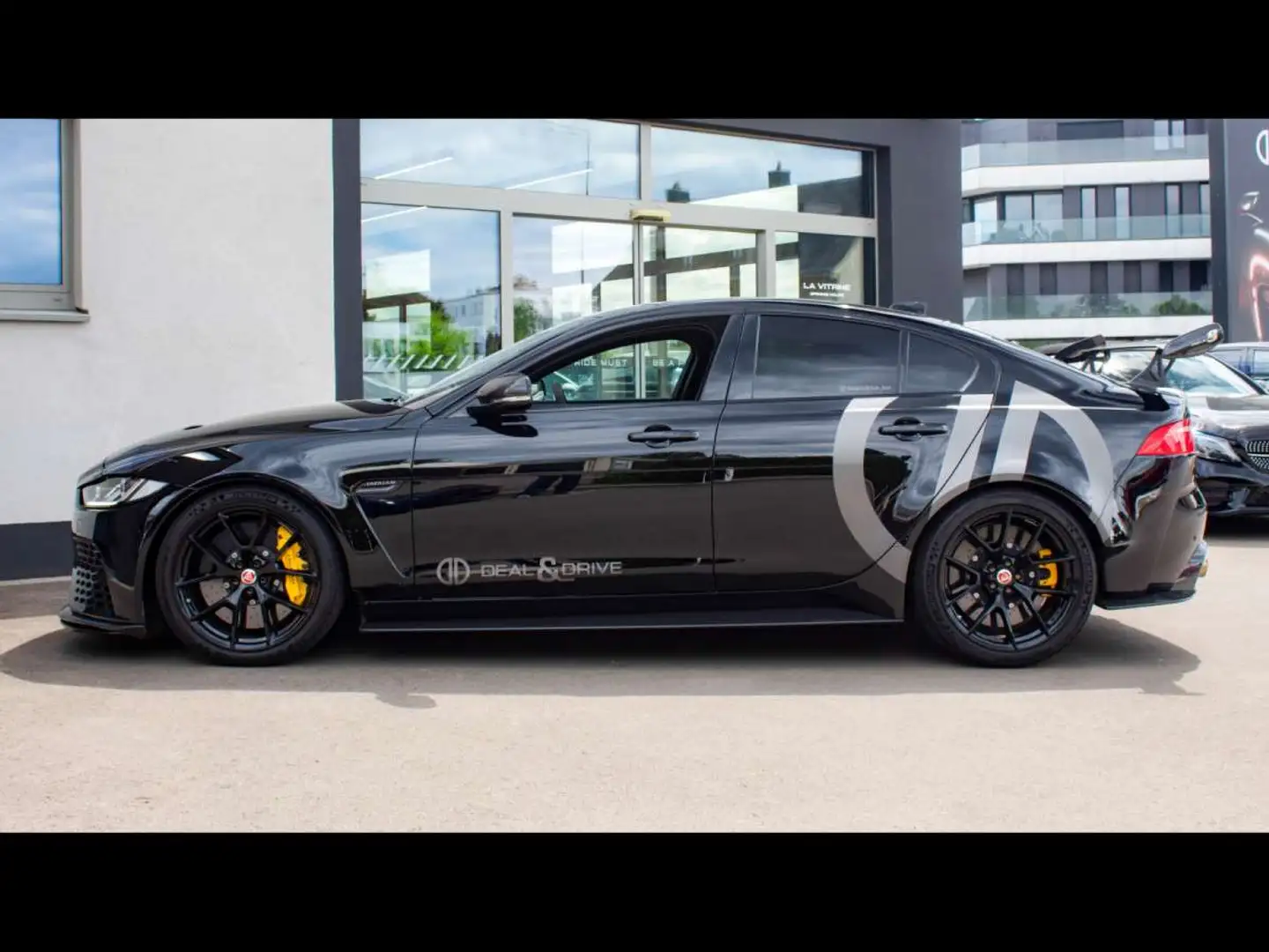 Jaguar XE SV PROJECT 8 TRACK PACK AWD 1/300KERAMIKCARBON Noir - 2