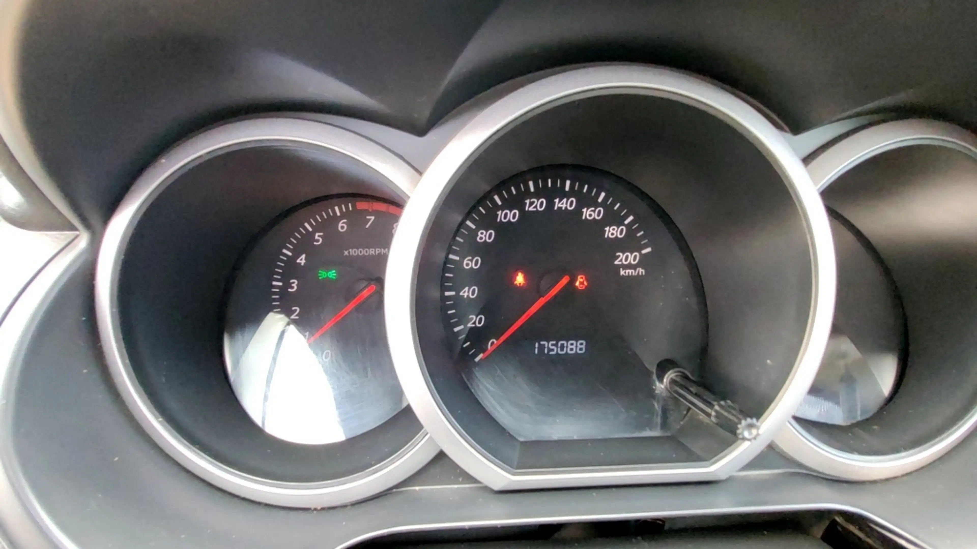 Suzuki Grand Vitara 1.6-16V Exclusive — photo 6