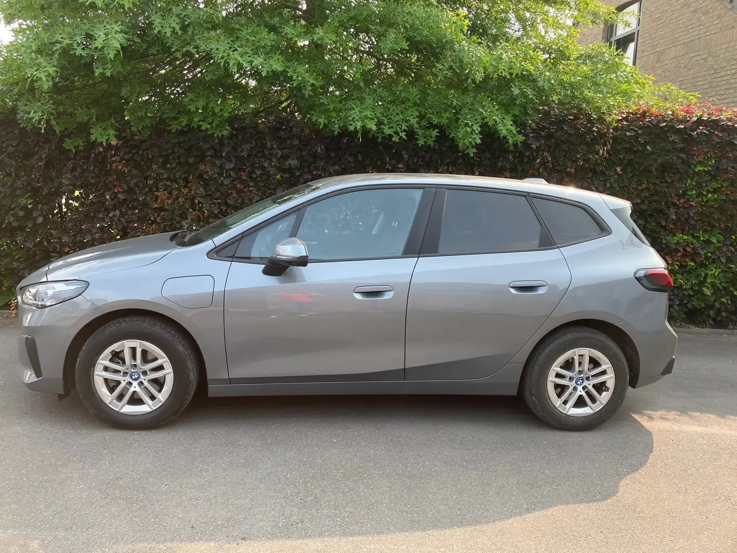 BMW 225e xDrive Active Tourer Grijs - 1