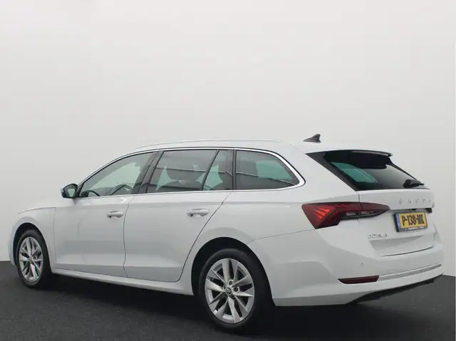 Skoda Octavia view 3