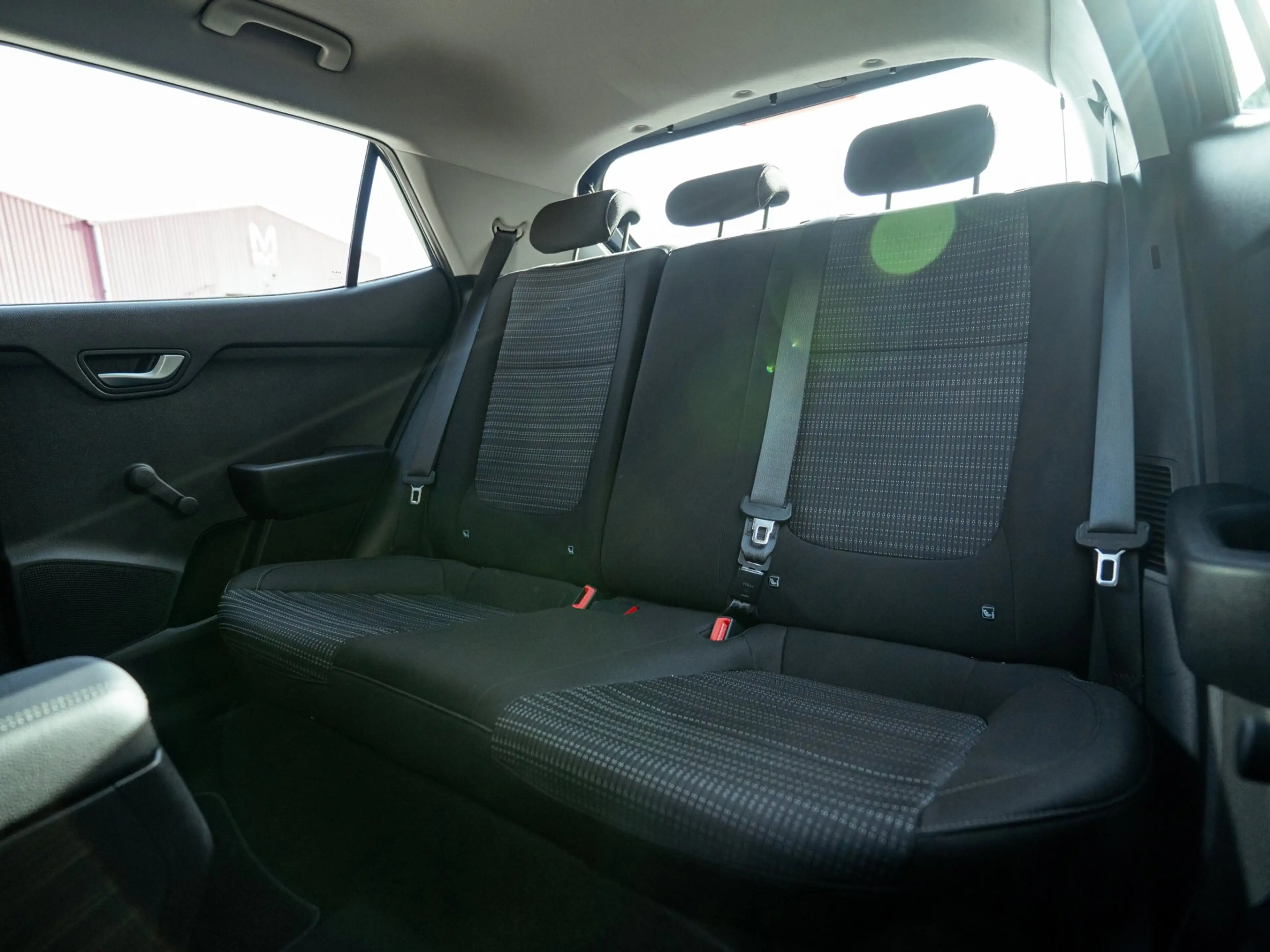 Kia Stonic 1.0 T-GDi MHEV DynamicLine 101 pk (2021) | Camera — photo 8