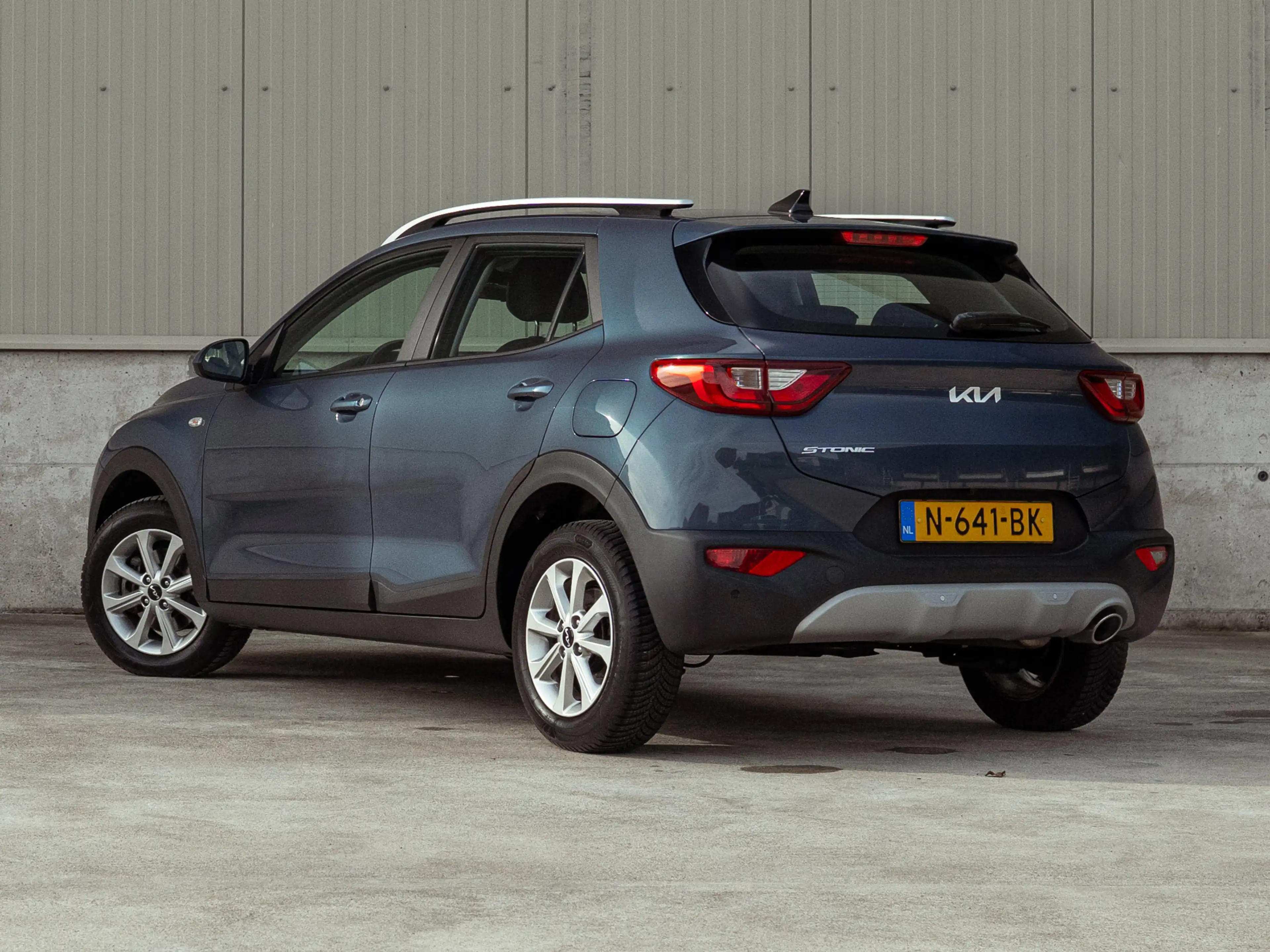 Kia Stonic 1.0 T-GDi MHEV DynamicLine 101 pk (2021) | Camera — photo 2
