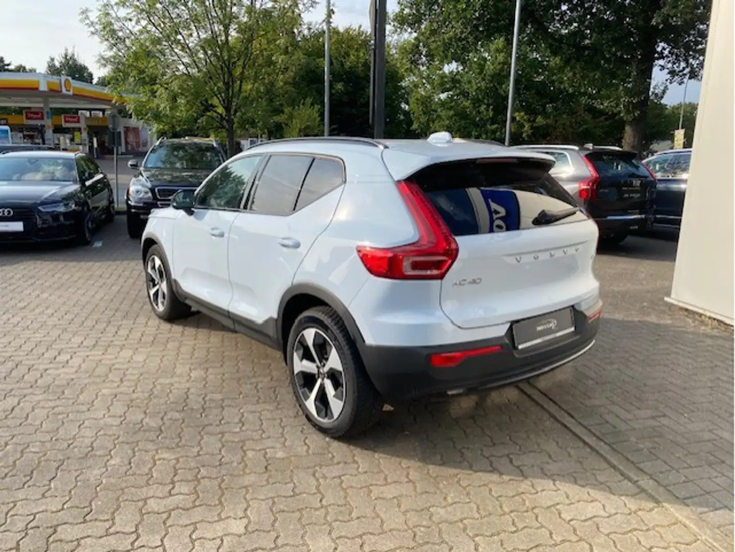 Volvo XC40 B3 Essential BESTELLAKTION - 2