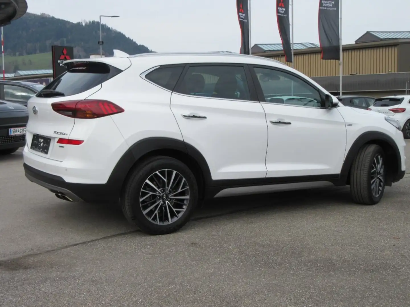 Hyundai TUCSON 2,0 CRDi Level 5   4WD AT Weiß - 2