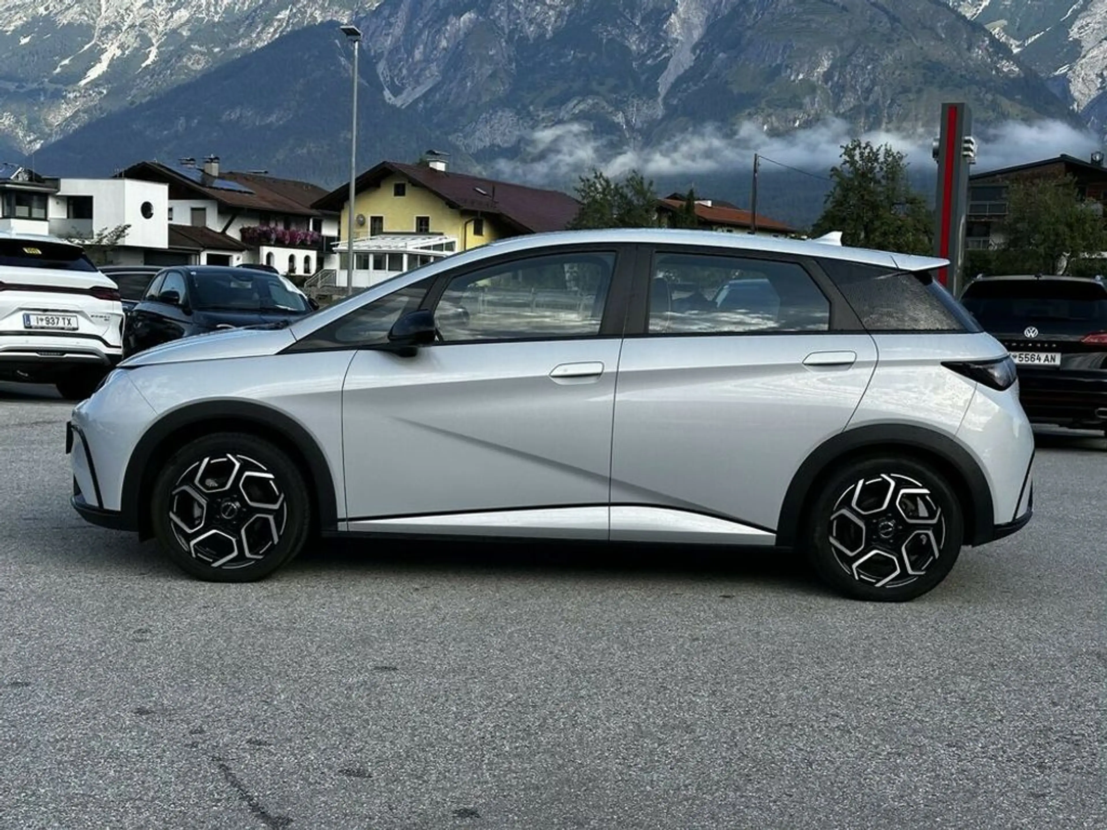 BYD Dolphin 60,4 kWh Comfort Österreich Paket — photo 3