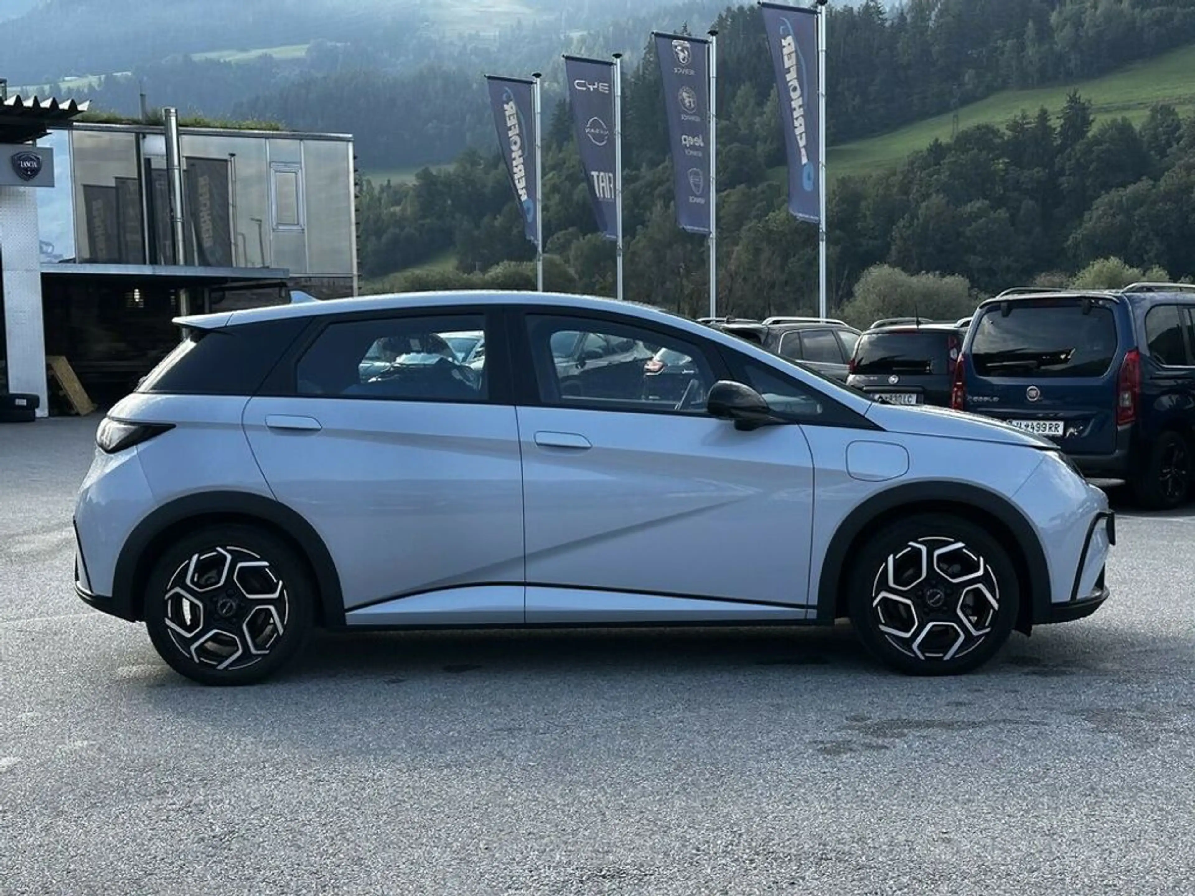 BYD Dolphin 60,4 kWh Comfort Österreich Paket — photo 7