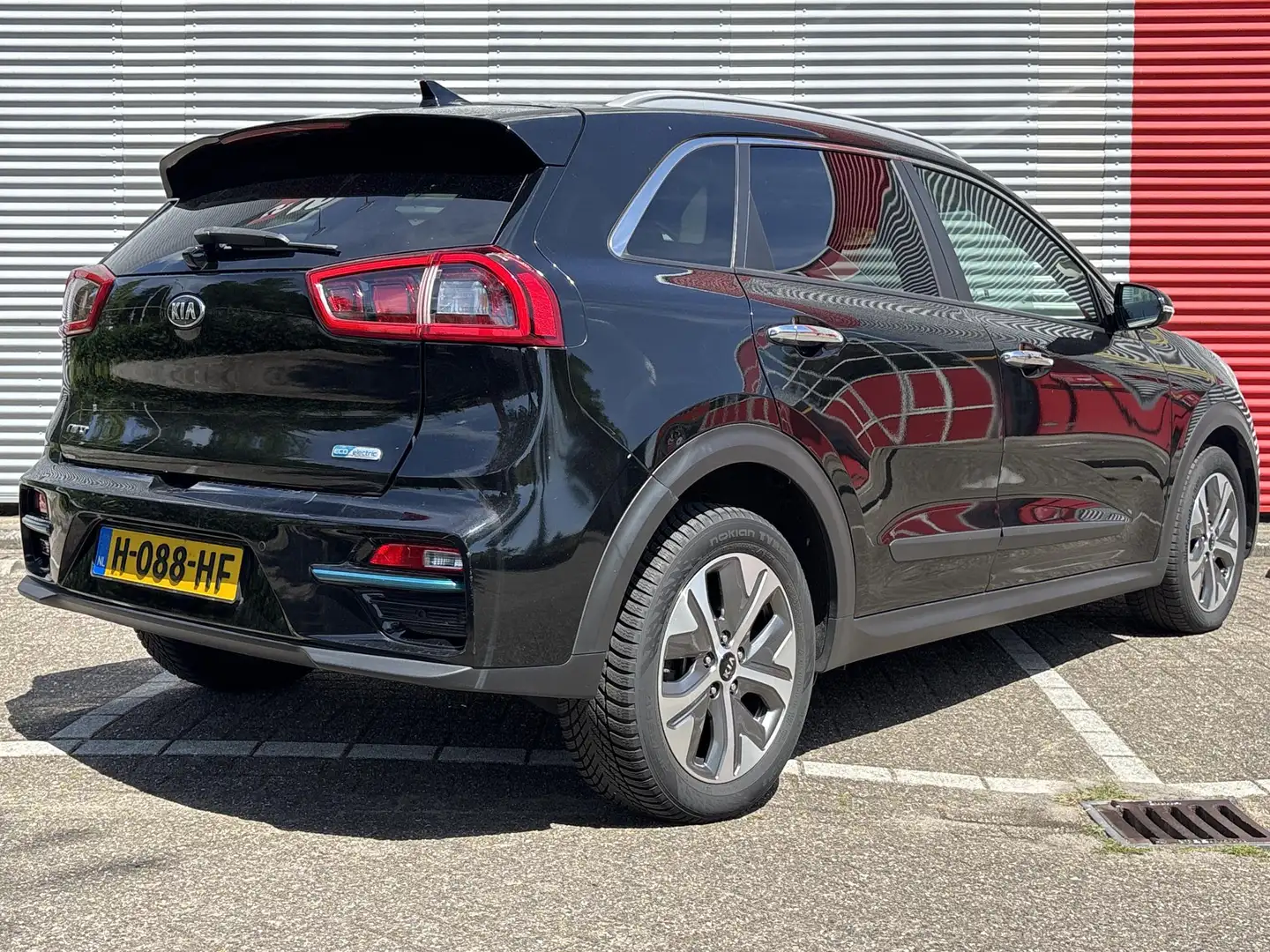 Kia e-Niro ExecutiveLine 64 kWh | € 12.950,- NETTO! | JBL | C Zwart - 2
