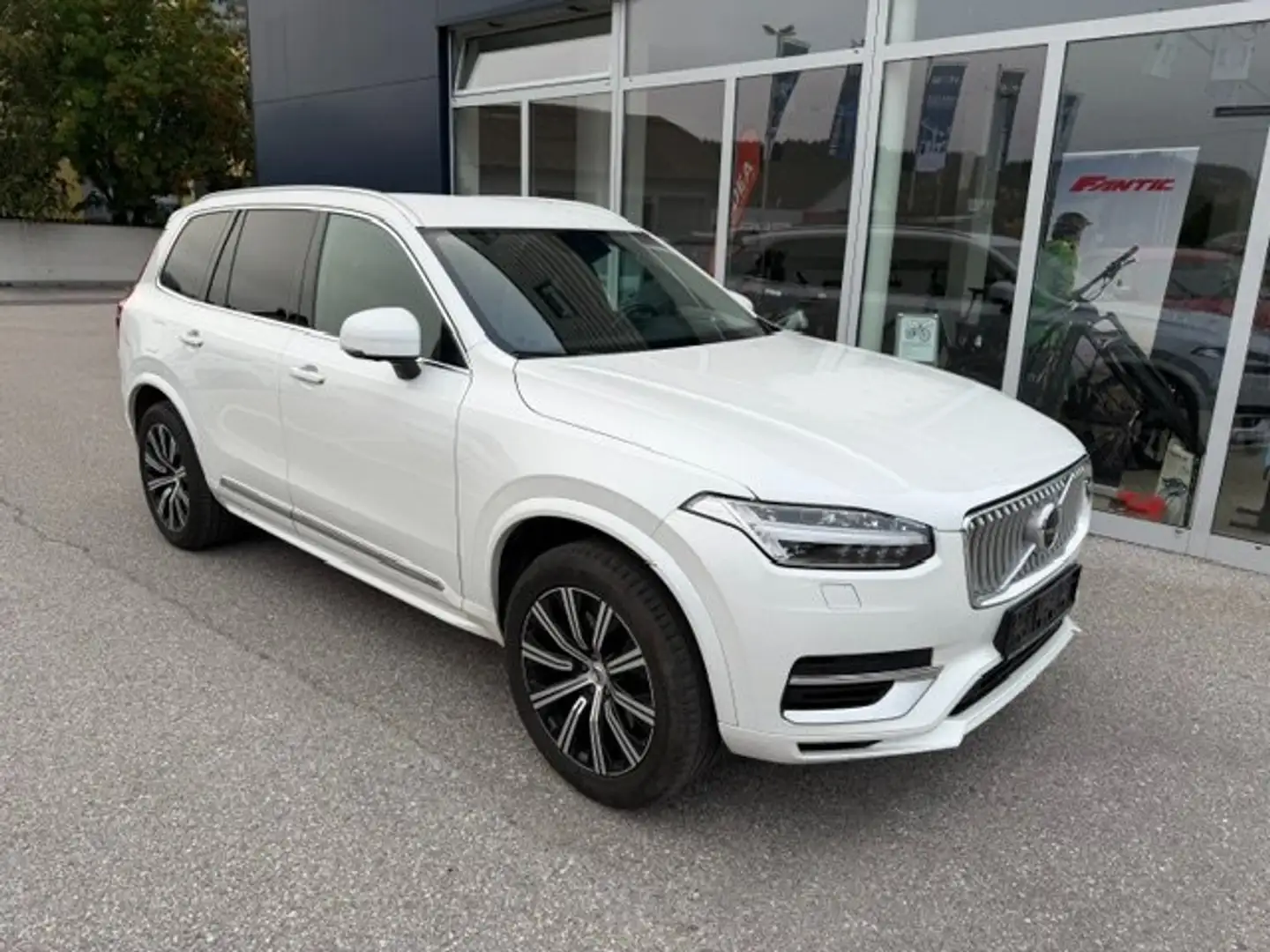 Volvo XC90 Inscription Edition Recharge Plug-In Hybrid AWD Weiß - 1
