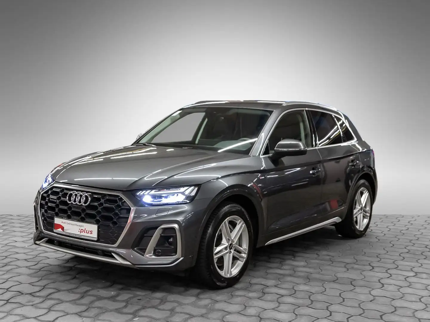 Audi Q5 TFSI e 50 S line quattro Matrix 360° virtco Grau - 2