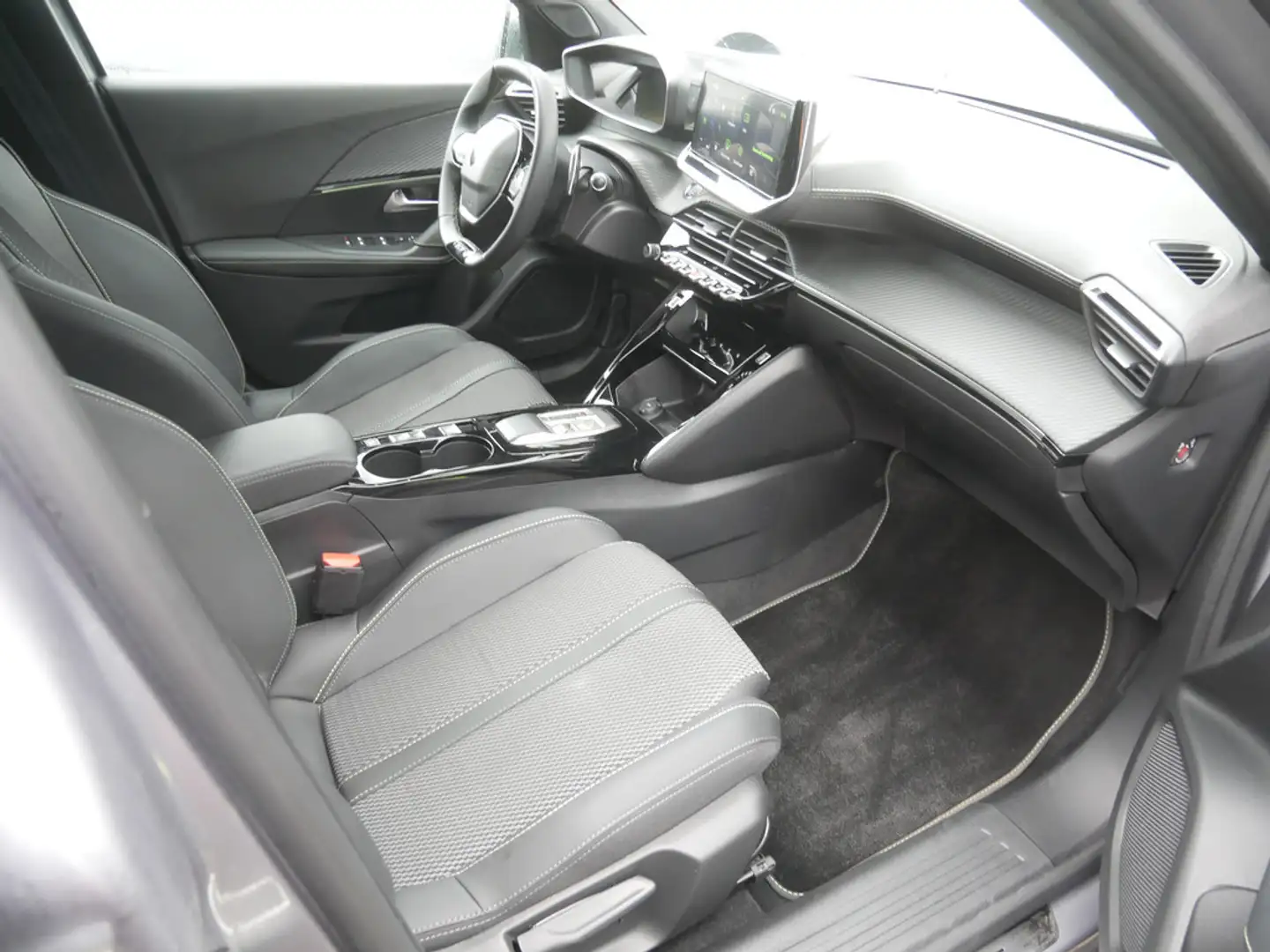 Peugeot 2008 GT PureTech 130 PDC KAMERA NAVI ACC LED Grau - 2